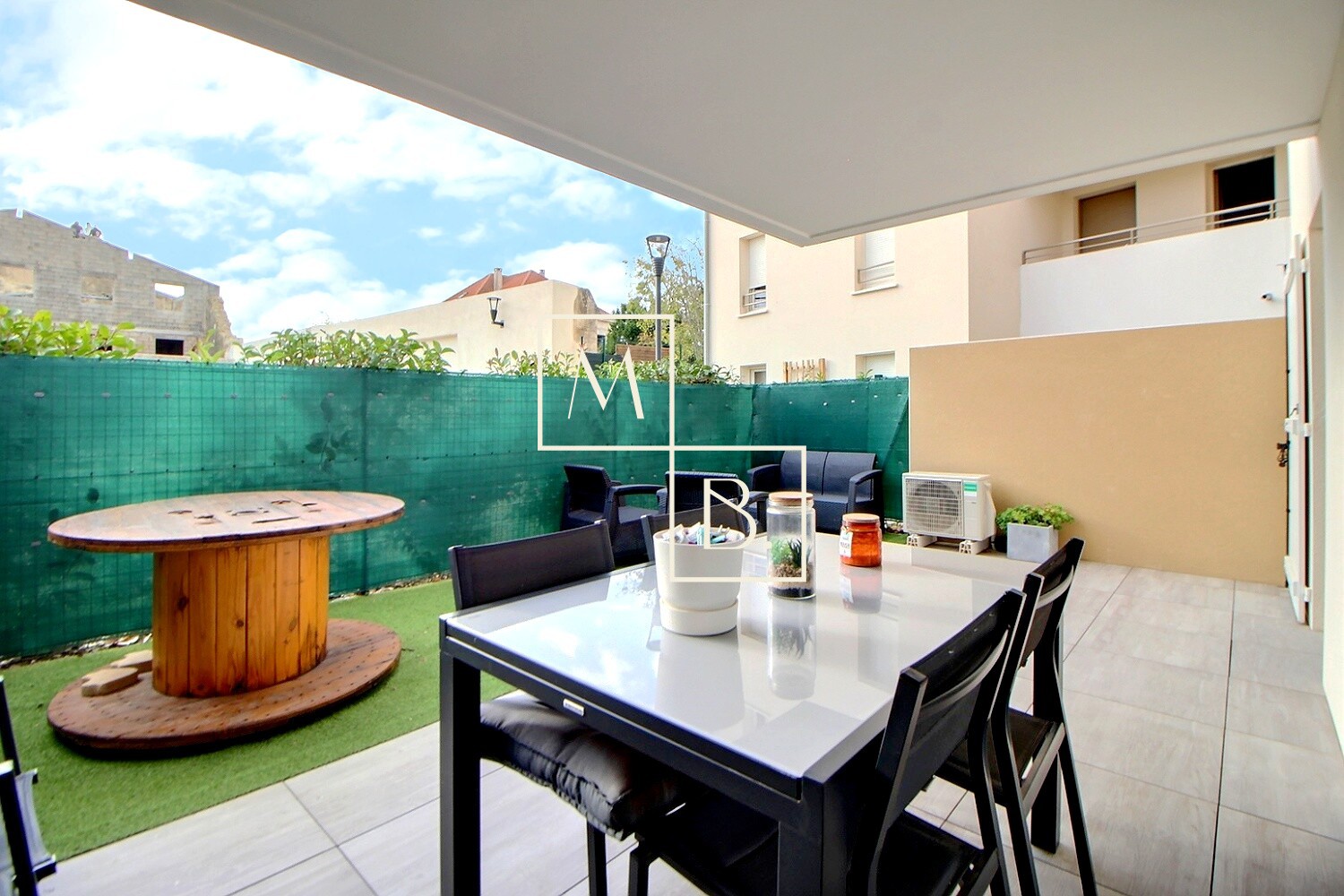 Rez-de-jardin, T2 de 44m2 avec terrasse + garage — photo 9