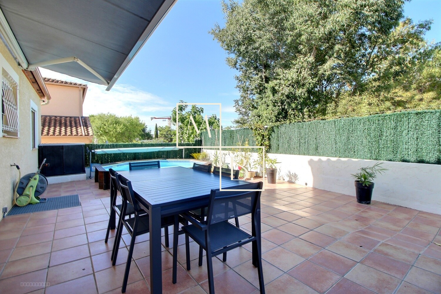 Montpellier, Ovalie / Bagatelle, Maison 5 pièces de 100 m2 avec 4 chambres, garage et jardin avec piscine — photo 4