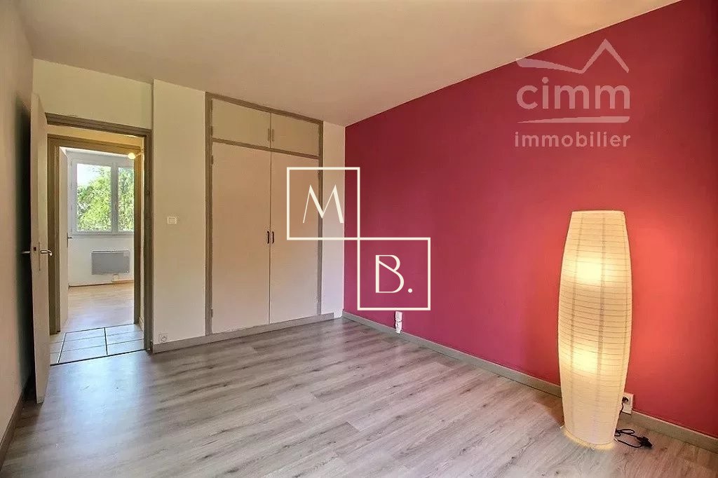Estanove, T3 66m2 + balcon + garage — photo 5
