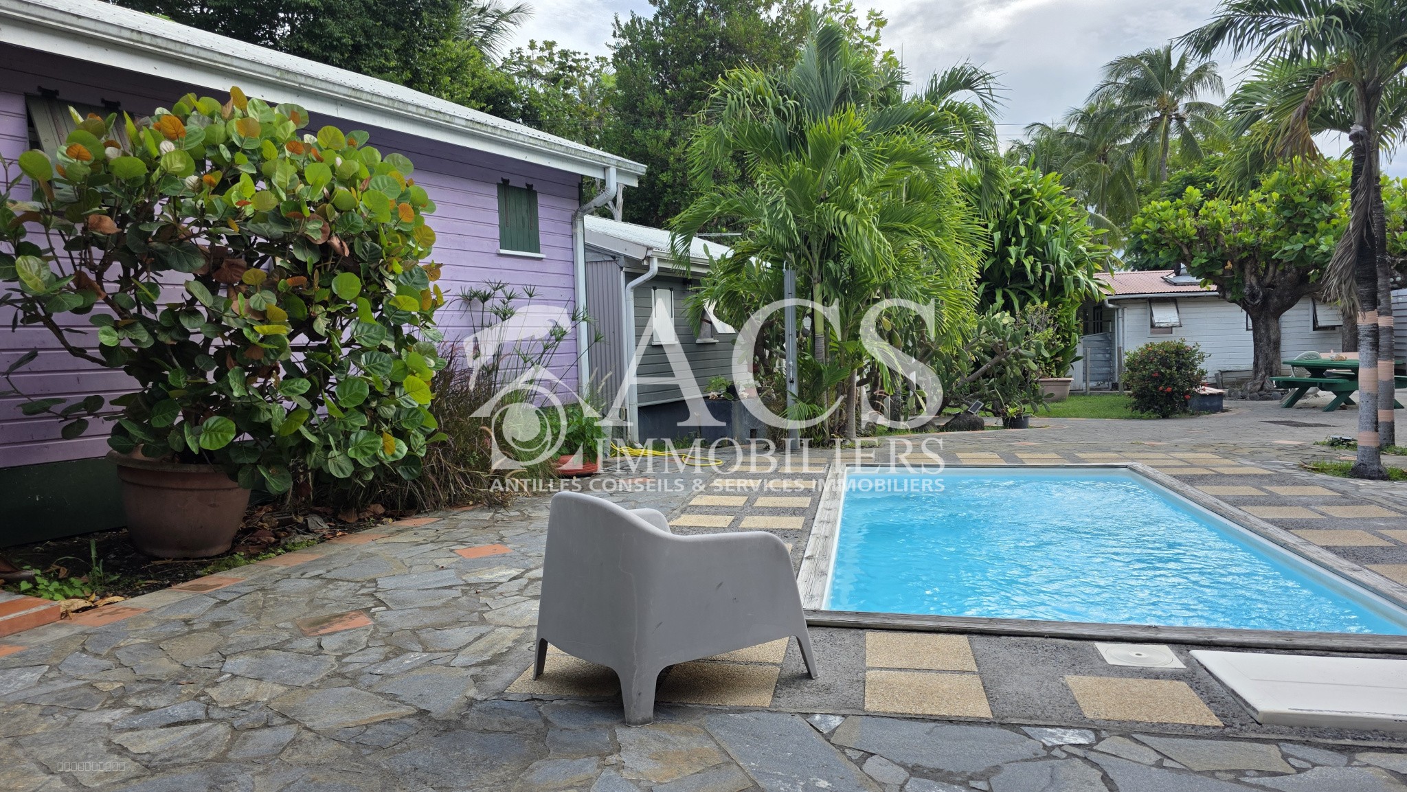 À vendre : Appartement T3 face à la piscine, proche plage, avec grande terrasse à CASE-PILOTE — photo 4
