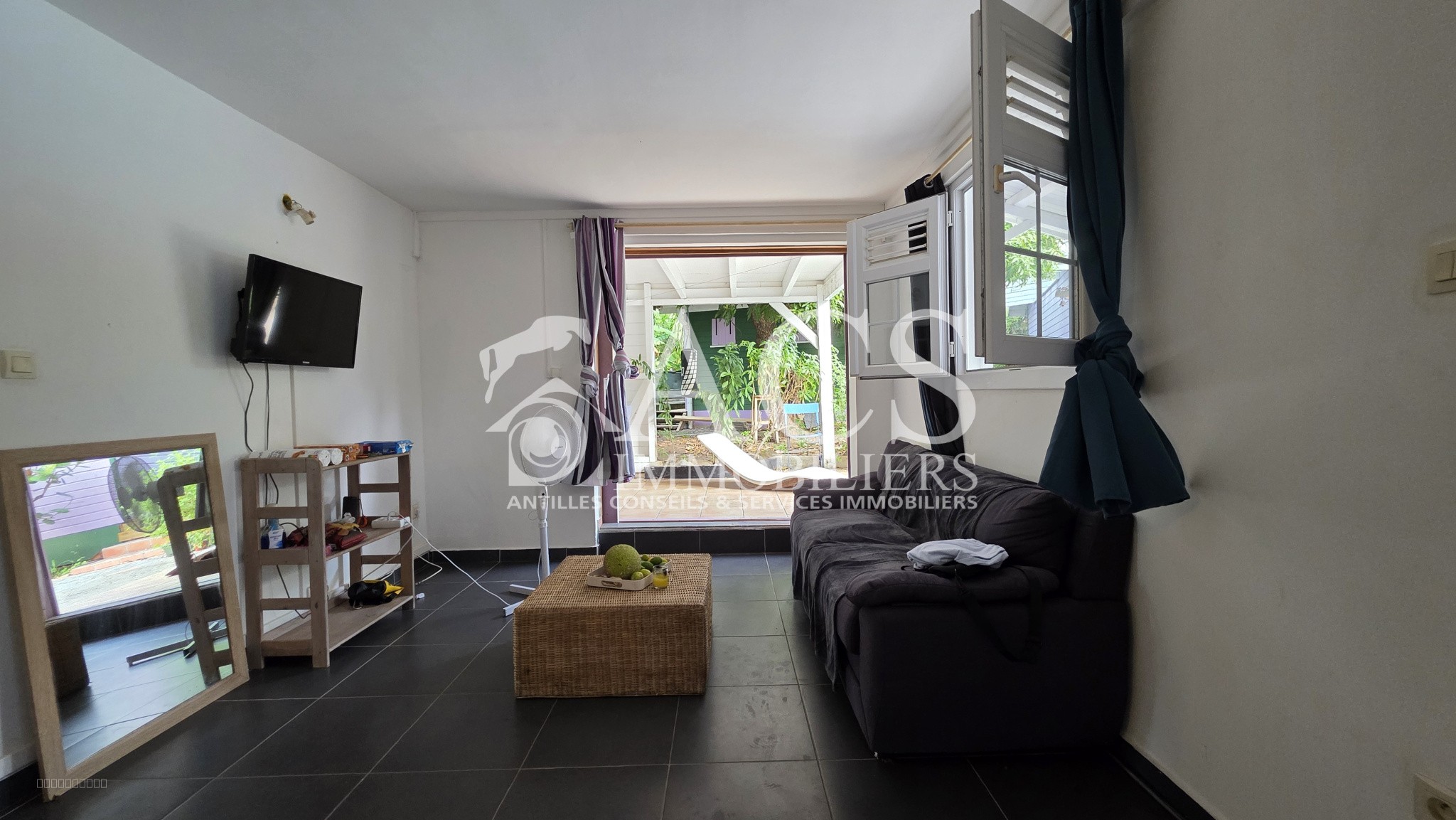 À vendre : Appartement T3 face à la piscine, proche plage, avec grande terrasse à CASE-PILOTE — photo 2
