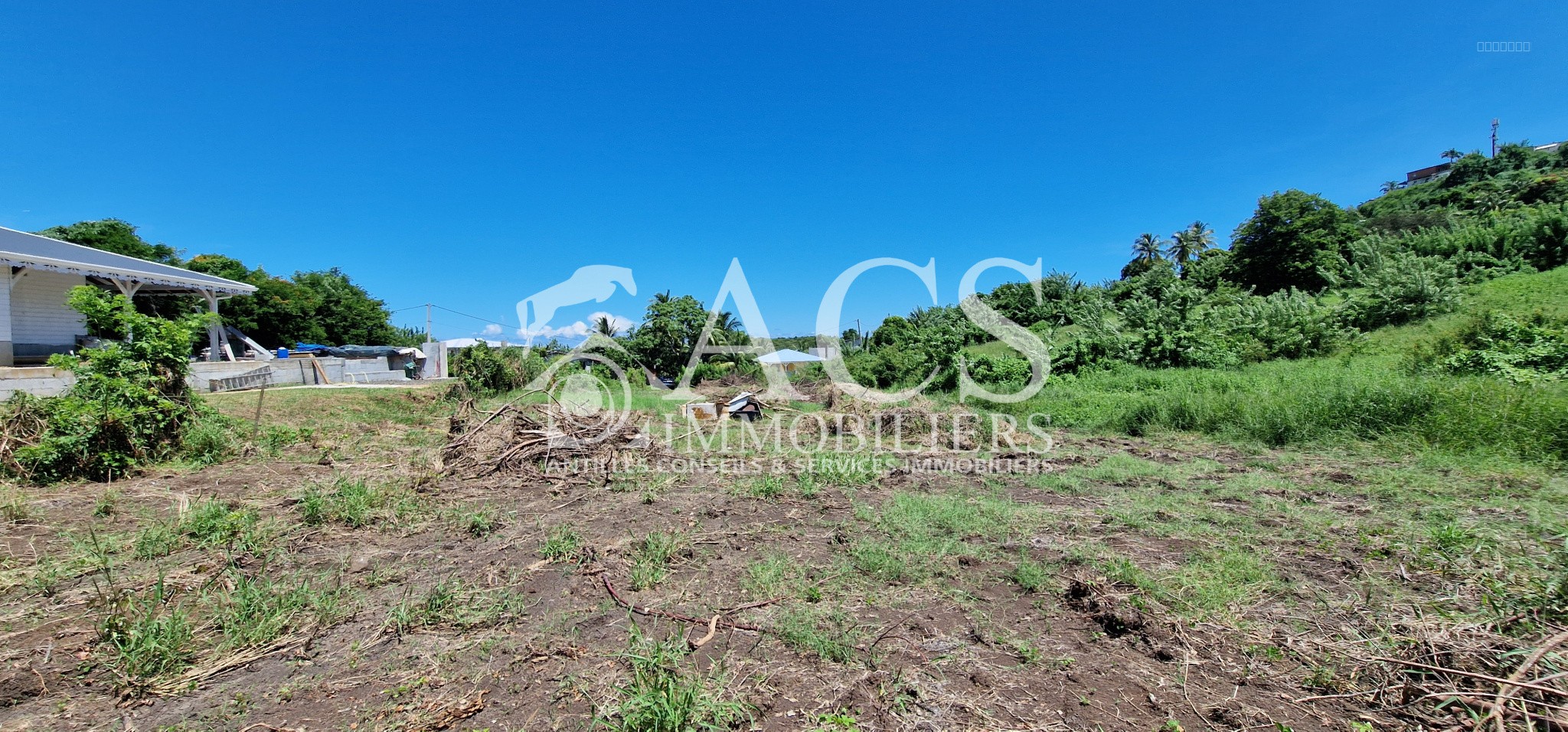 Terrain constructible 1 100 m2   Zone U4   Emplacement idéal - LE VAUCLIN — photo 3