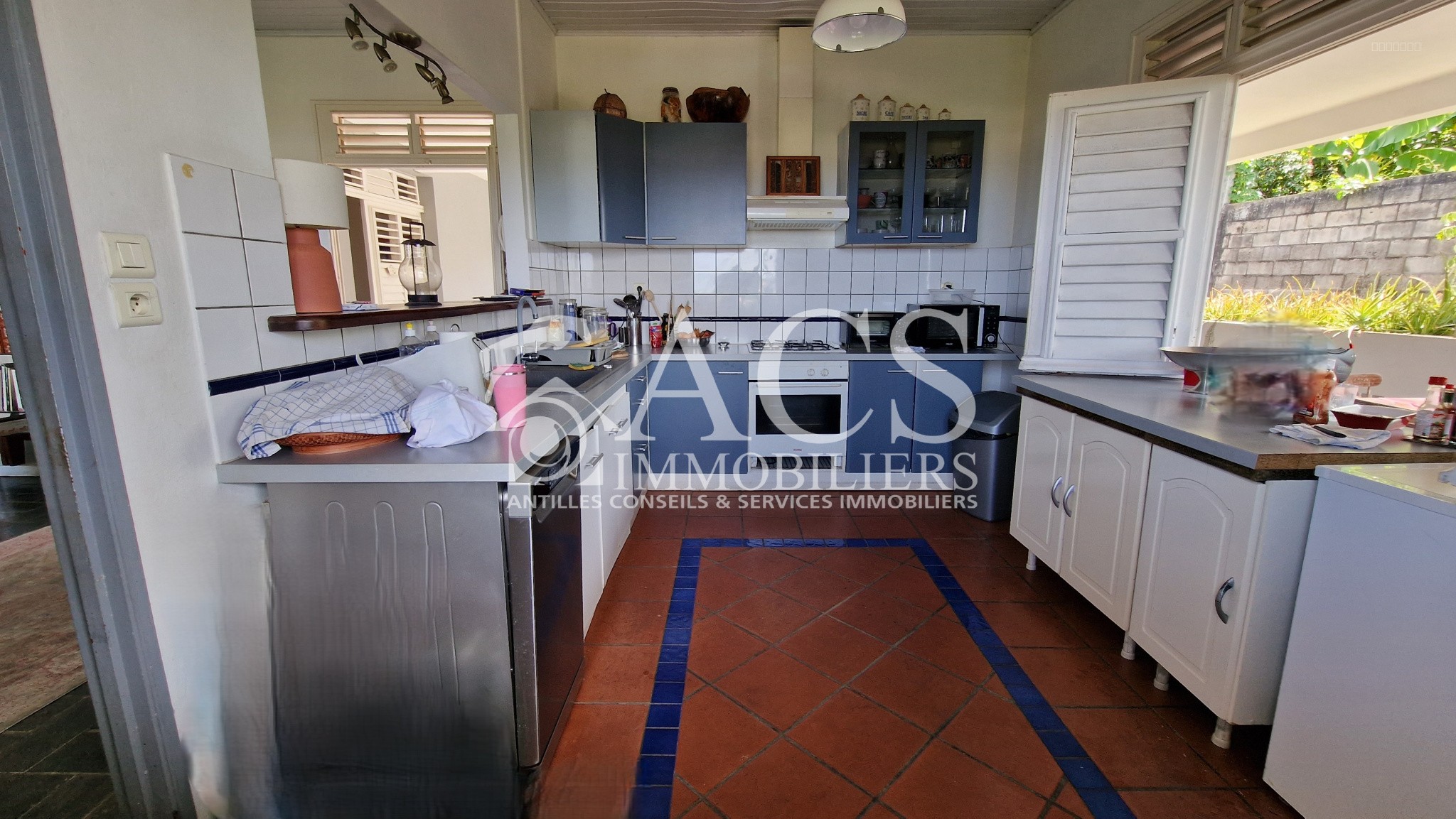 Maison T4 avec grand sous-sol aménageable - FORT DE FRANCE — photo 3
