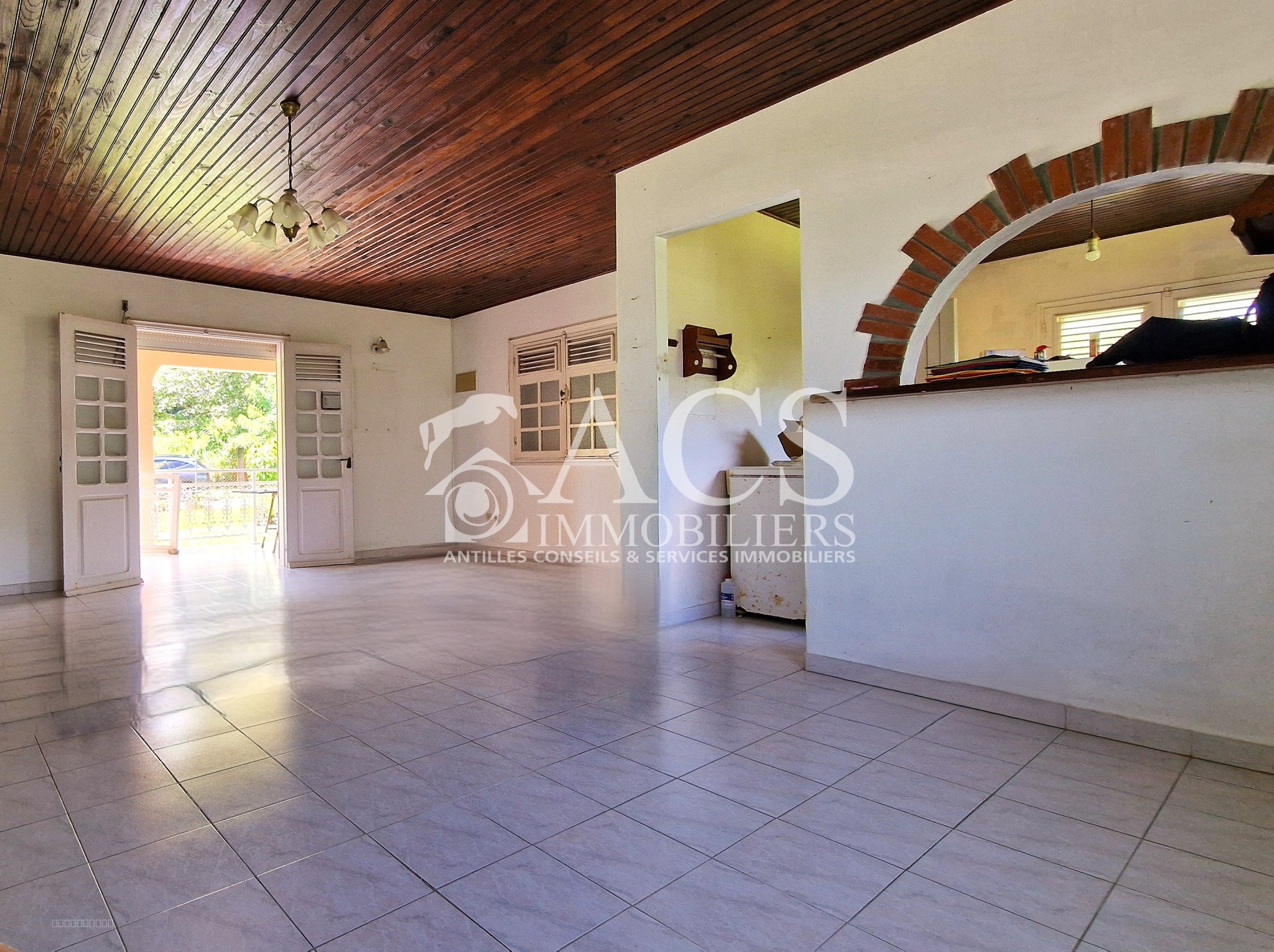 À vendre : Belle maison de plain-pied avec jardin arboré, quartier résidentiel calme à AJOUPA BOUILLON — photo 2