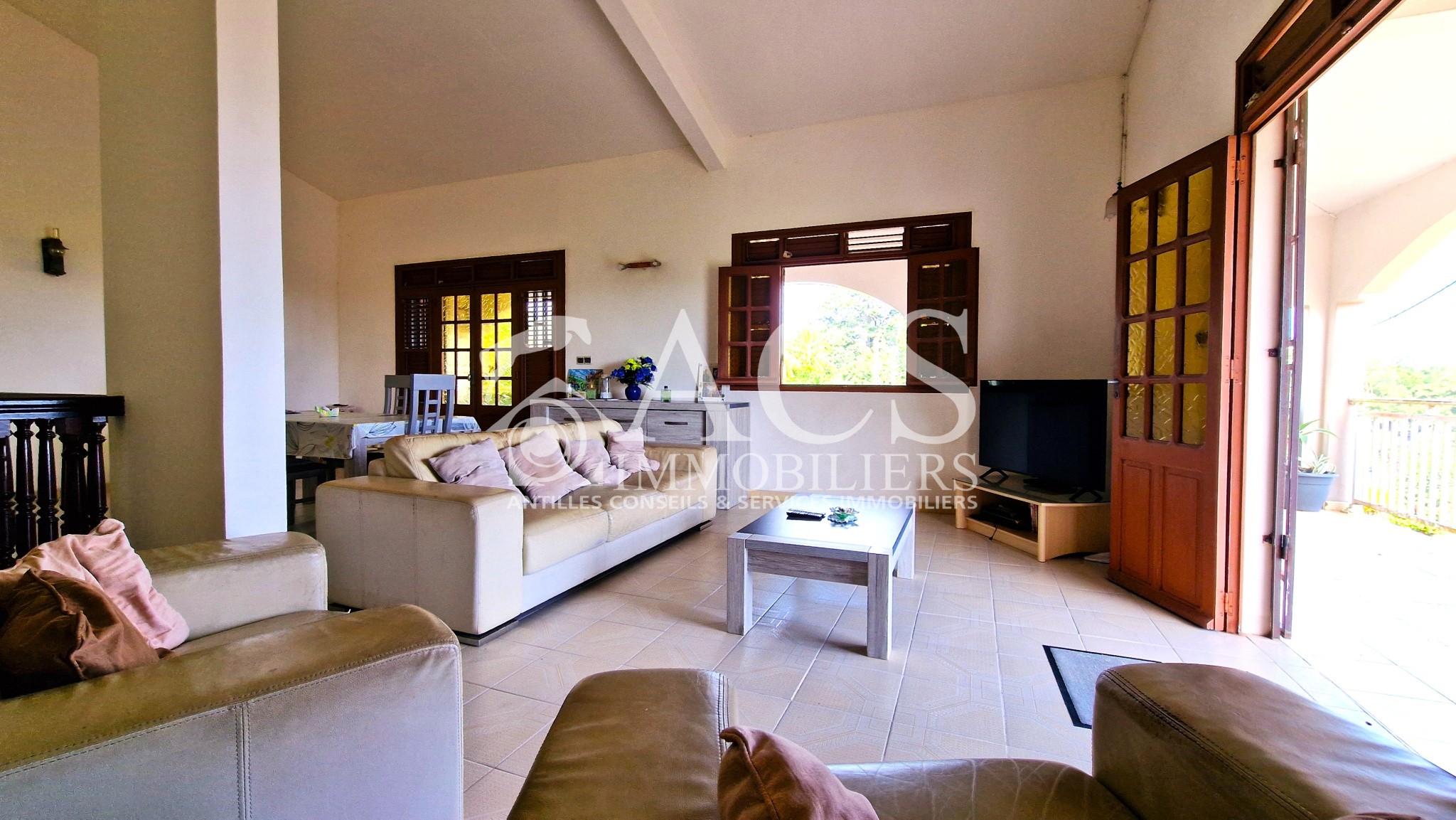 À vendre : Belle maison familiale avec vue mer et campagne, deux appartements indépendants, jardin arboré à AJ — photo 2