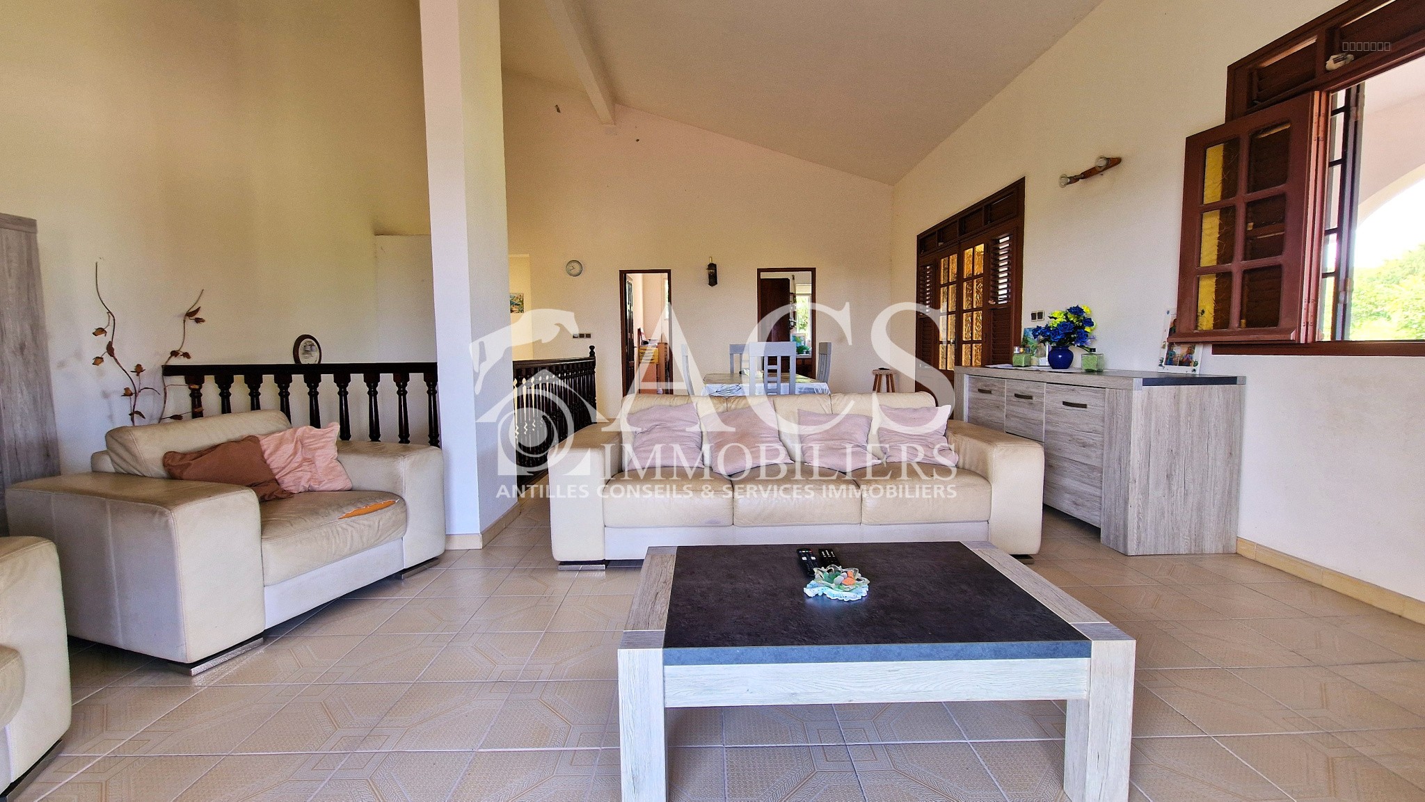 À vendre : Belle maison familiale avec vue mer et campagne, deux appartements indépendants, jardin arboré à AJ — photo 3
