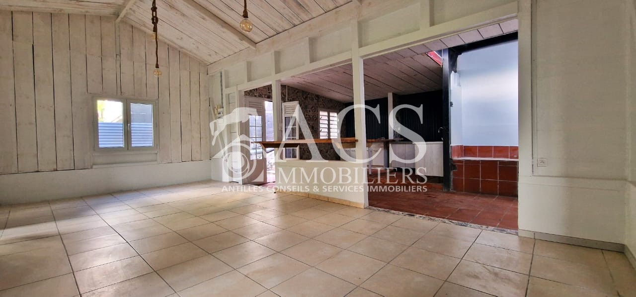 Ensemble immobilier composée de 3 maisons rénovées (T2 et T3) - Plateau Fofo - SCHOELCHER — photo 3