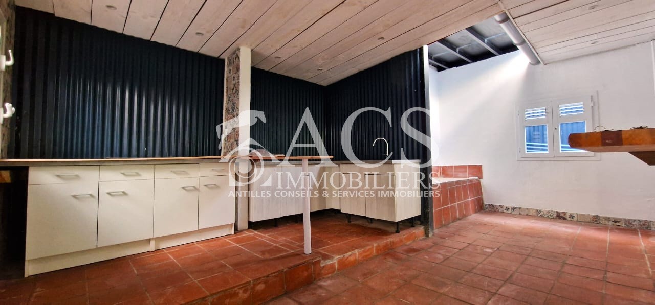 Ensemble immobilier composée de 3 maisons rénovées (T2 et T3) - Plateau Fofo - SCHOELCHER — photo 4