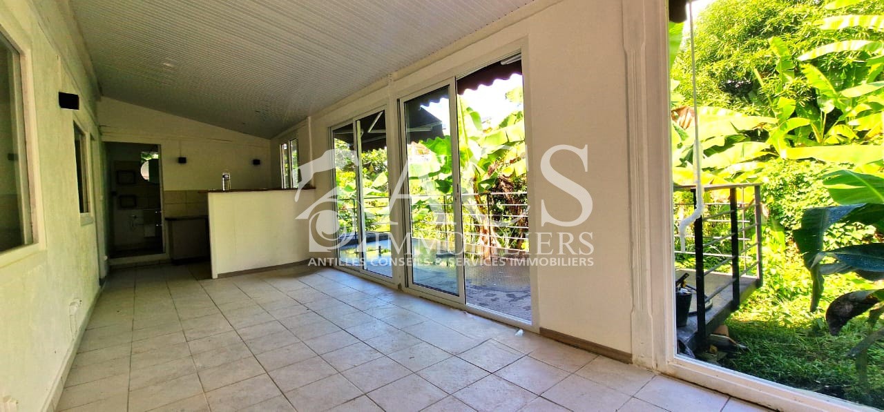Ensemble immobilier composée de 3 maisons rénovées (T2 et T3) - Plateau Fofo - SCHOELCHER — photo 5