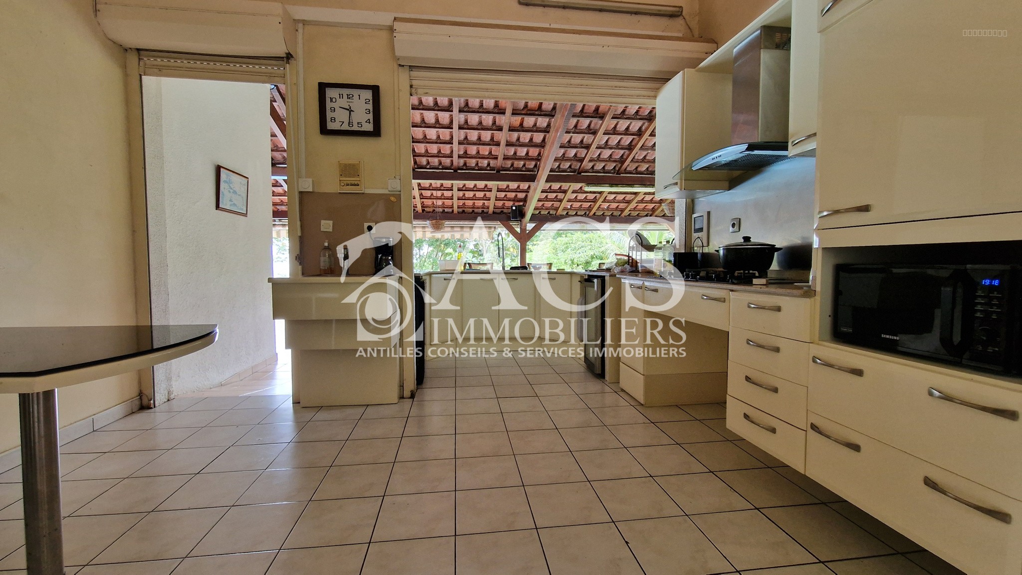 Villa d’exception   intimité, espace et élégance au cœur d’un quartier résidentiel du LAMENTIN — photo 5