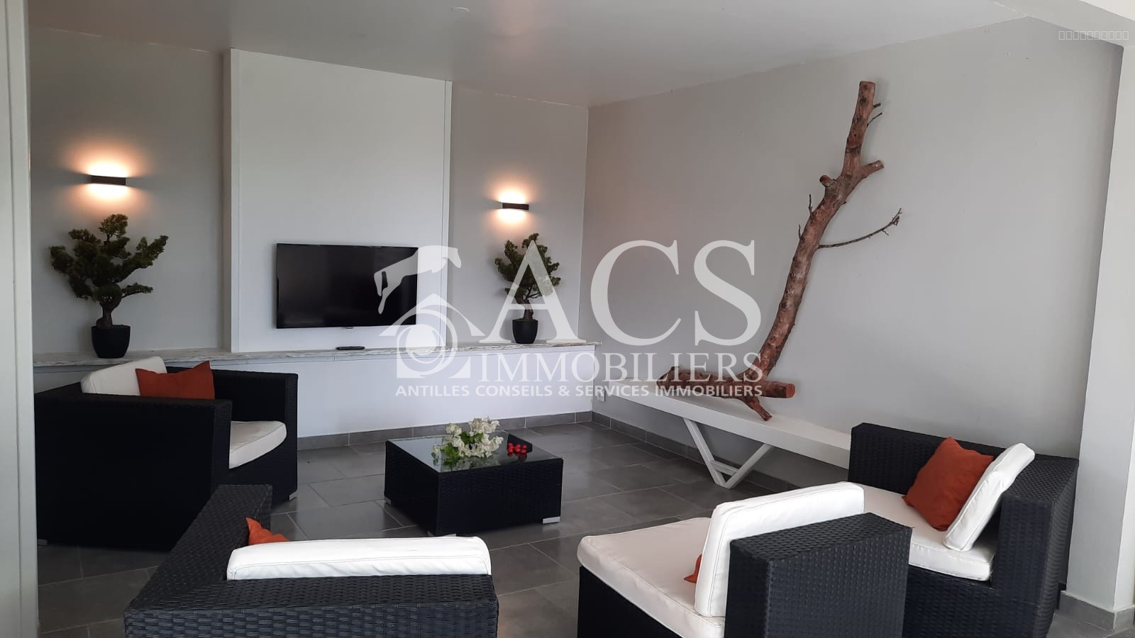 **À vendre : Superbe villa rénovée avec vue mer et campagne   Le Marin** — photo 7
