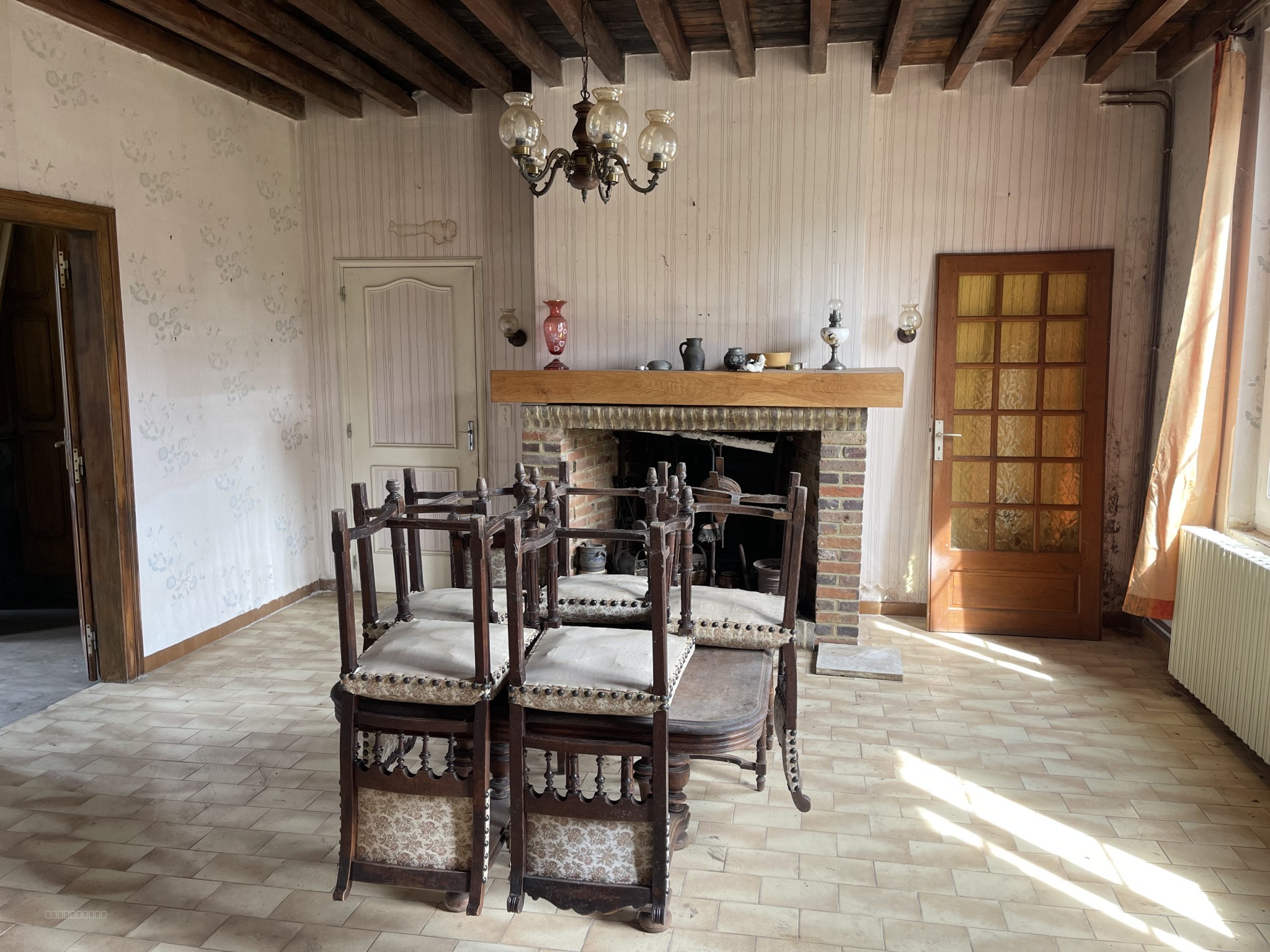 JAVERNANT - Corps de ferme avec maison d'habitation et dépendances — photo 4
