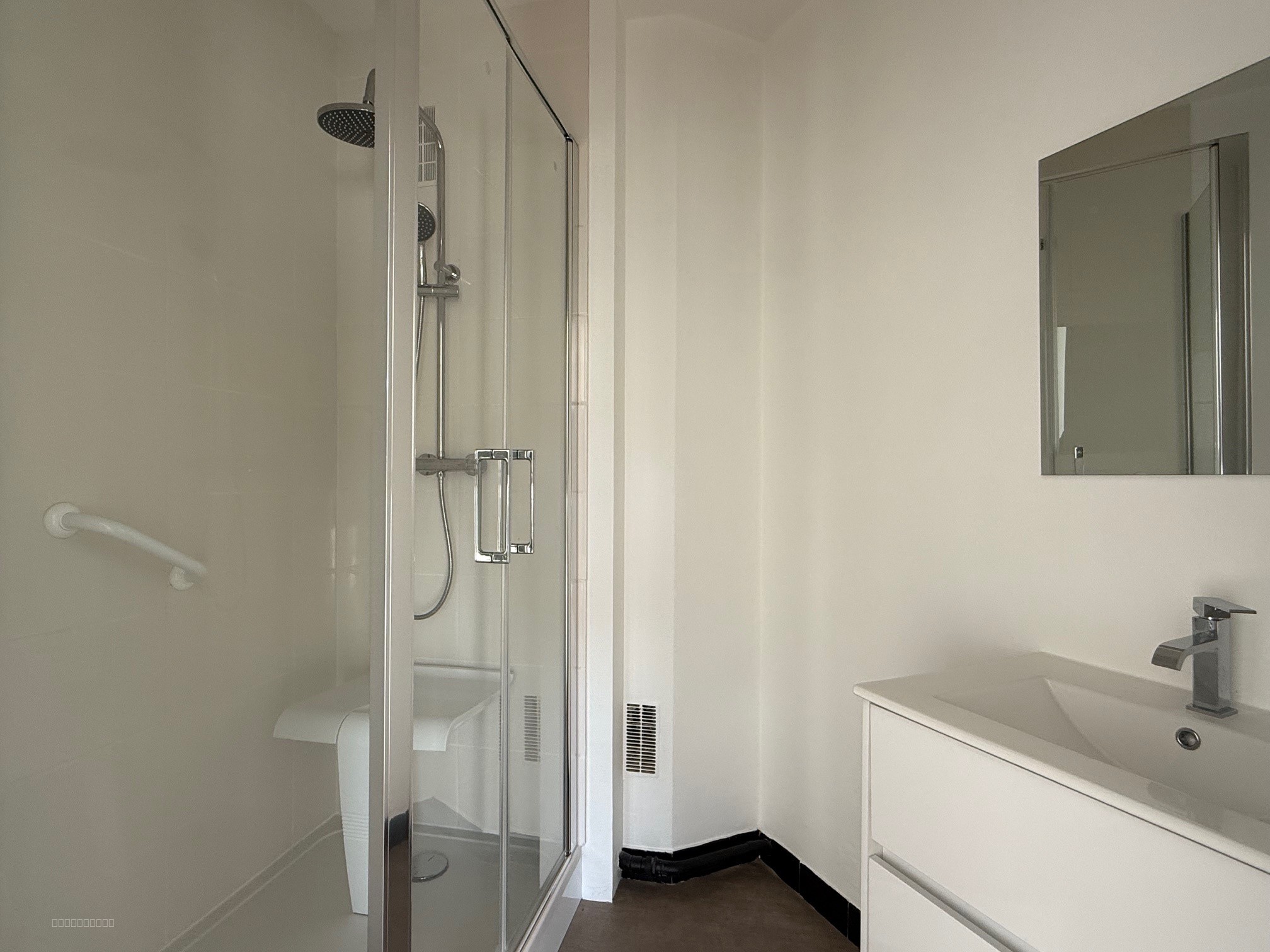 Troyes - Appartement type 2 refait à neuf — photo 4