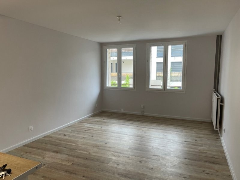 Libre le ..Maintenant  Mt Loyer :420  Mt des charges :70 — photo 2