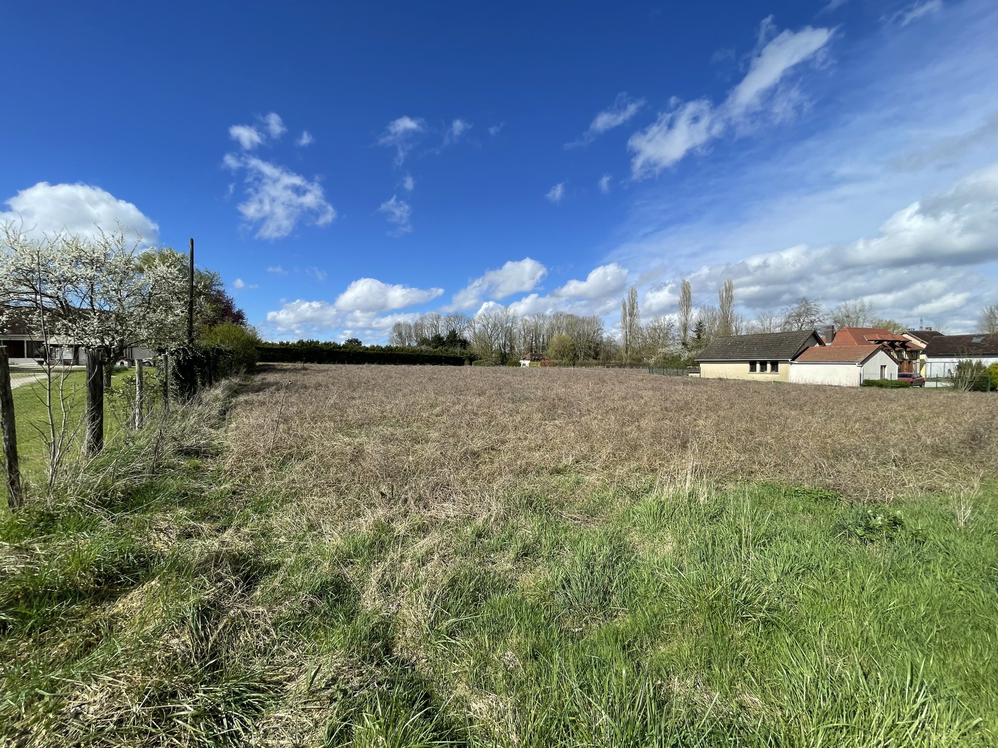 VILLEMEREUIL - Terrain 1800m2 — photo 2