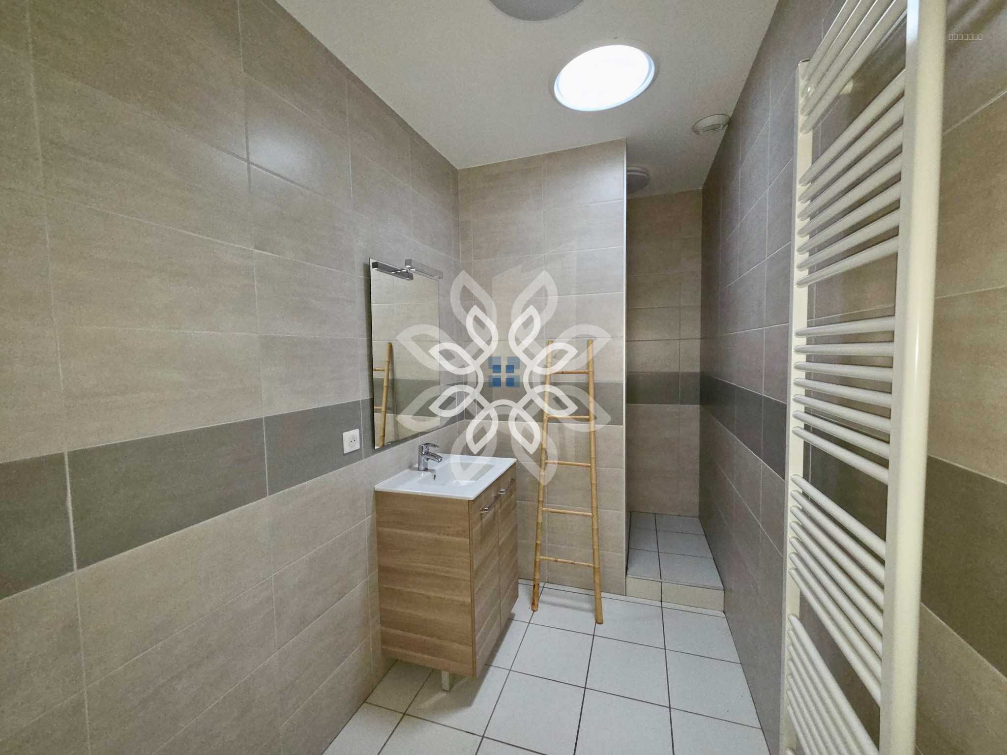 Ensemble immobilier ERP de 54 couchages avec logements, cuisine professionnelle, et terrain clos   43440 CHAMP — photo 11