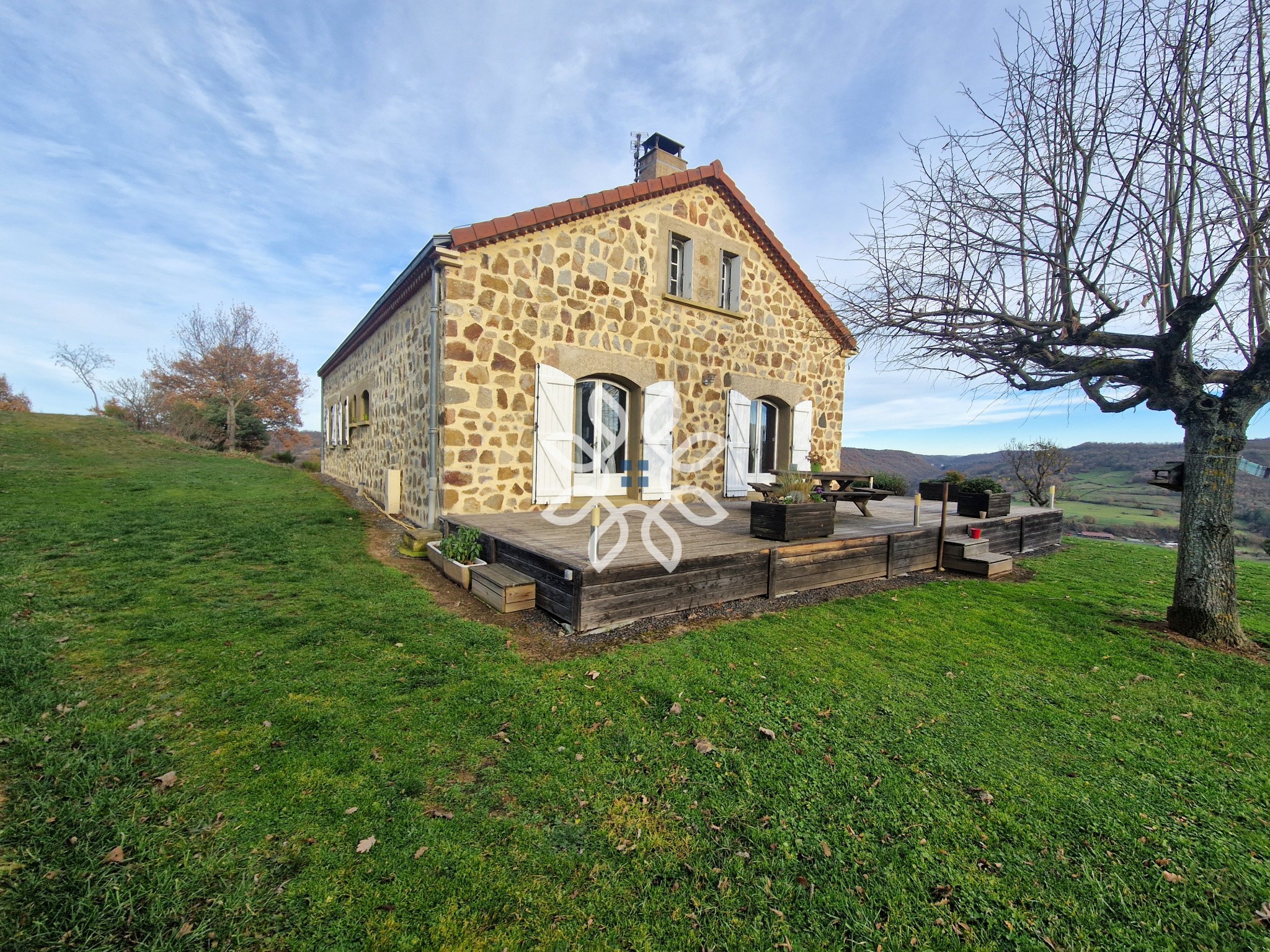 Propriété avec gîte sur 28 673 m2 clos — photo 3