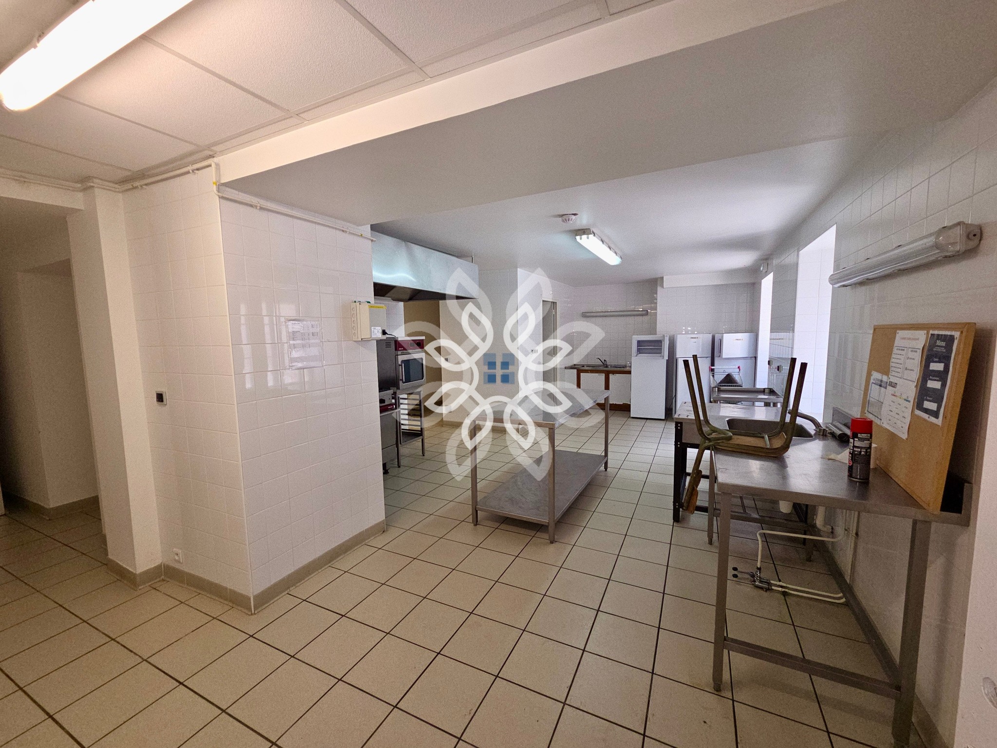 Ensemble immobilier ERP de 54 couchages avec logements, cuisine professionnelle, et terrain clos   43440 CHAMP — photo 7