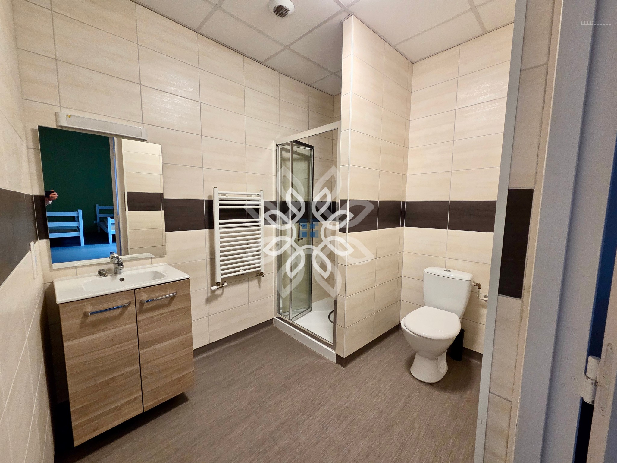 Ensemble immobilier ERP de 54 couchages avec logements, cuisine professionnelle, et terrain clos   43440 CHAMP — photo 17