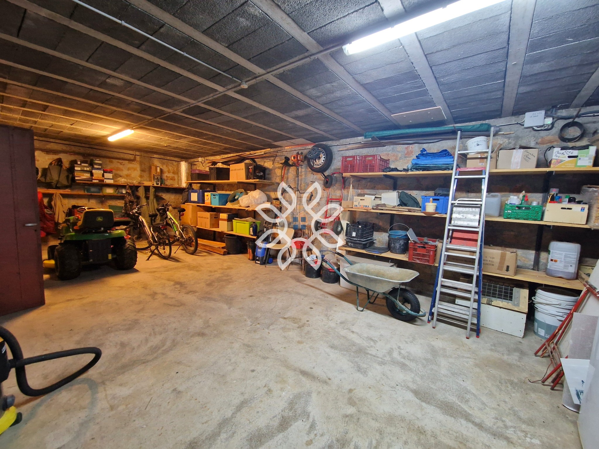 Propriété avec gîte sur 28 673 m2 clos — photo 18