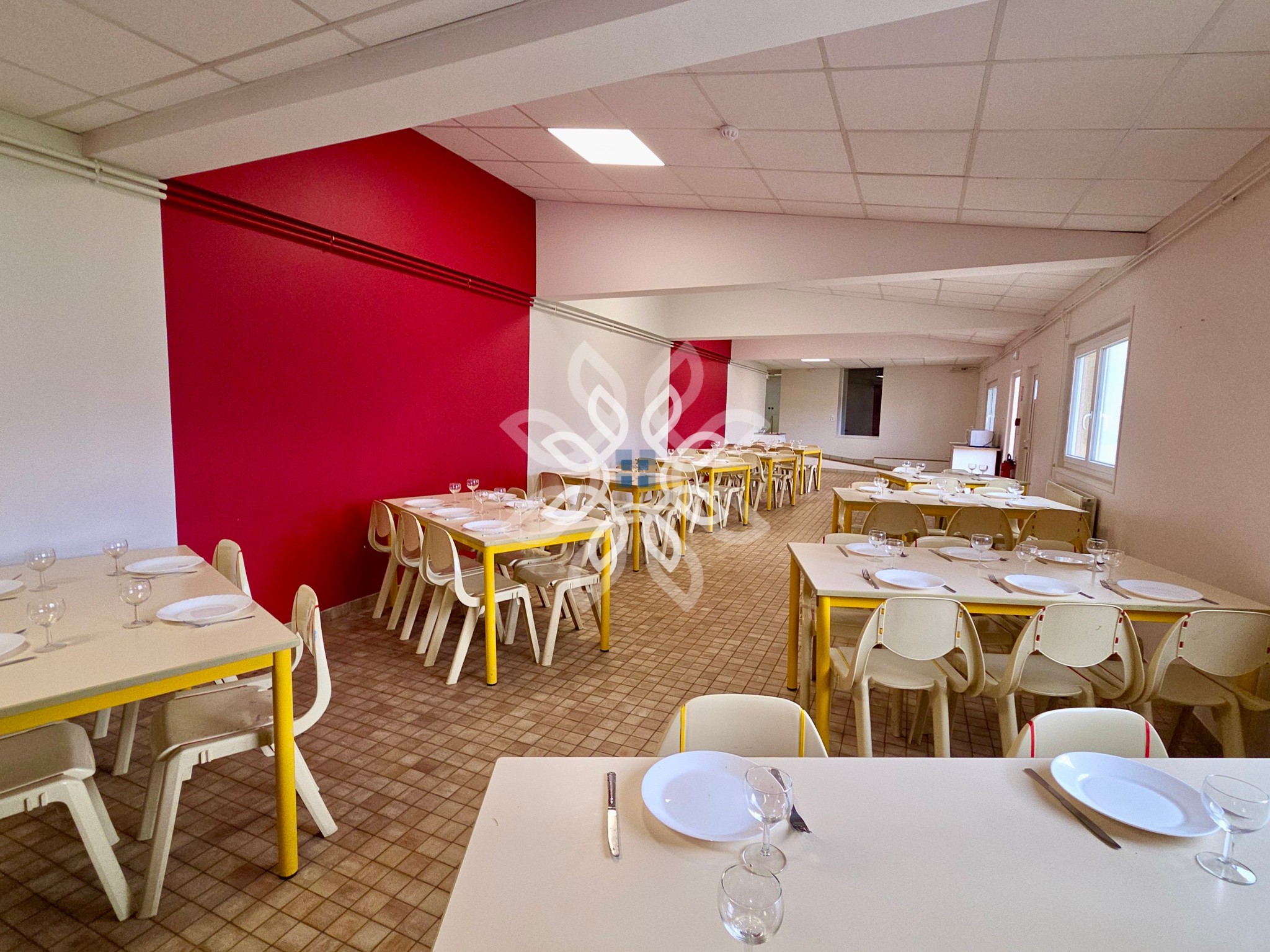 Ensemble immobilier ERP de 54 couchages avec logements, cuisine professionnelle, et terrain clos   43440 CHAMP — photo 6