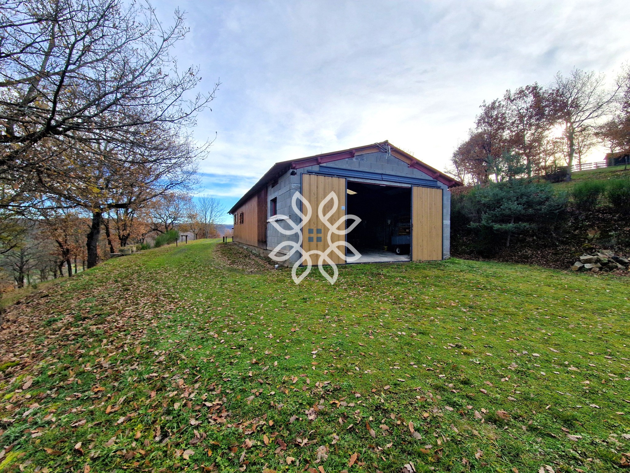 Propriété avec gîte sur 28 673 m2 clos — photo 16