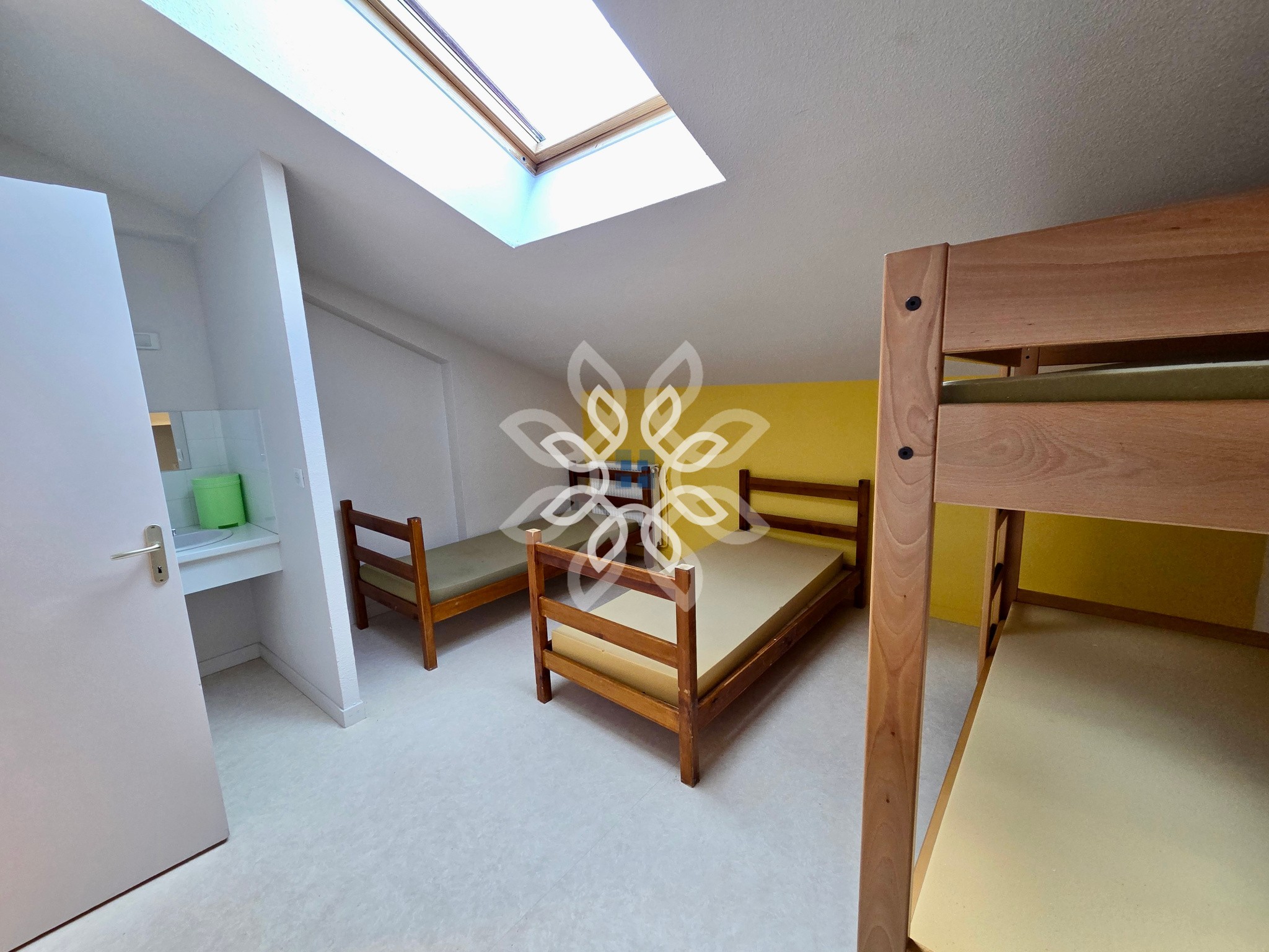 Ensemble immobilier ERP de 54 couchages avec logements, cuisine professionnelle, et terrain clos   43440 CHAMP — photo 18