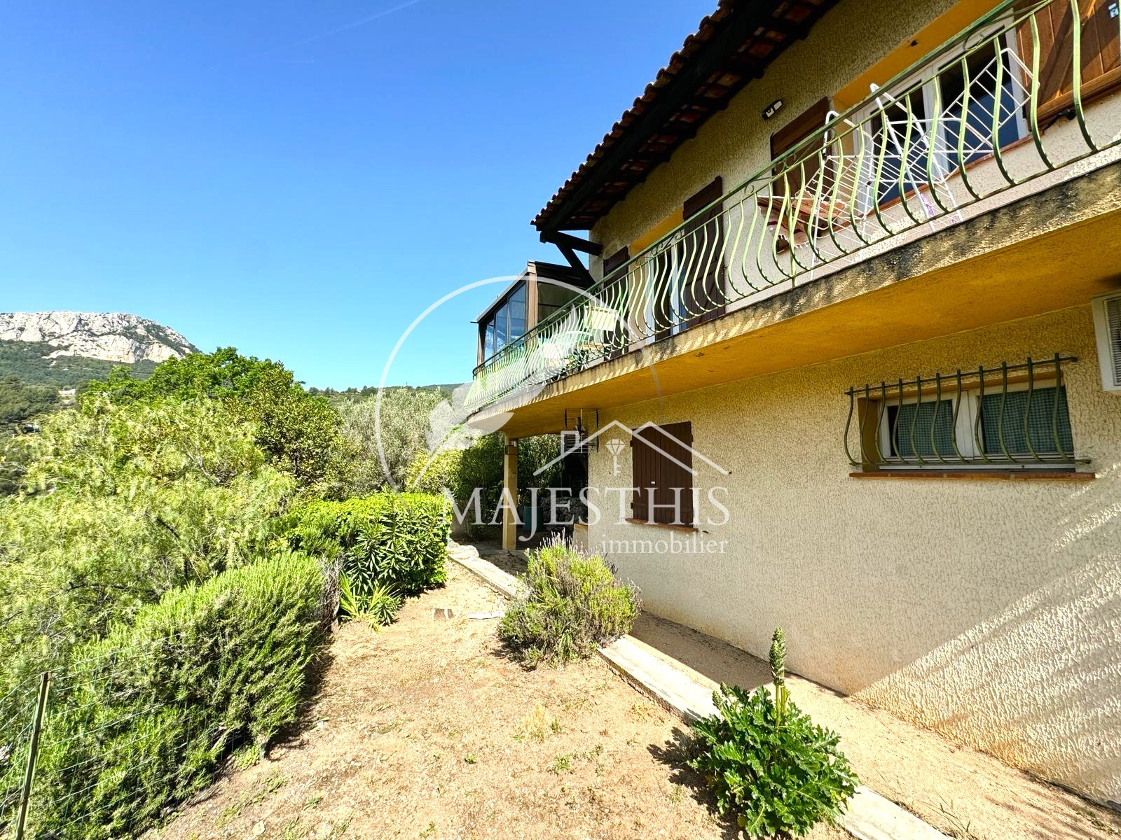 MAISON TOULON 4 PIECES - VUE COLLINES — photo 4