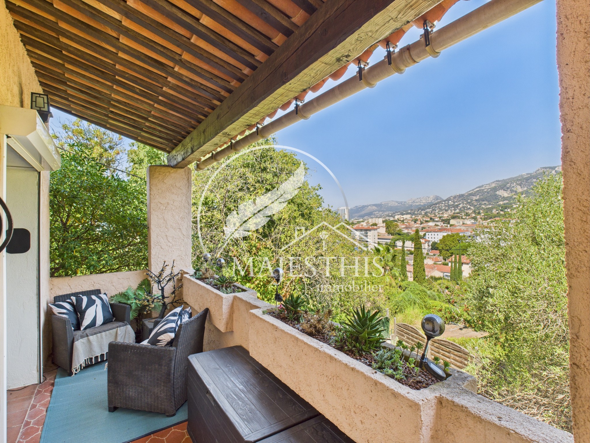 MAISON COUP DE COEUR T5 150M2 A TOULON LA BARRE / LA SERINETTE — photo 4