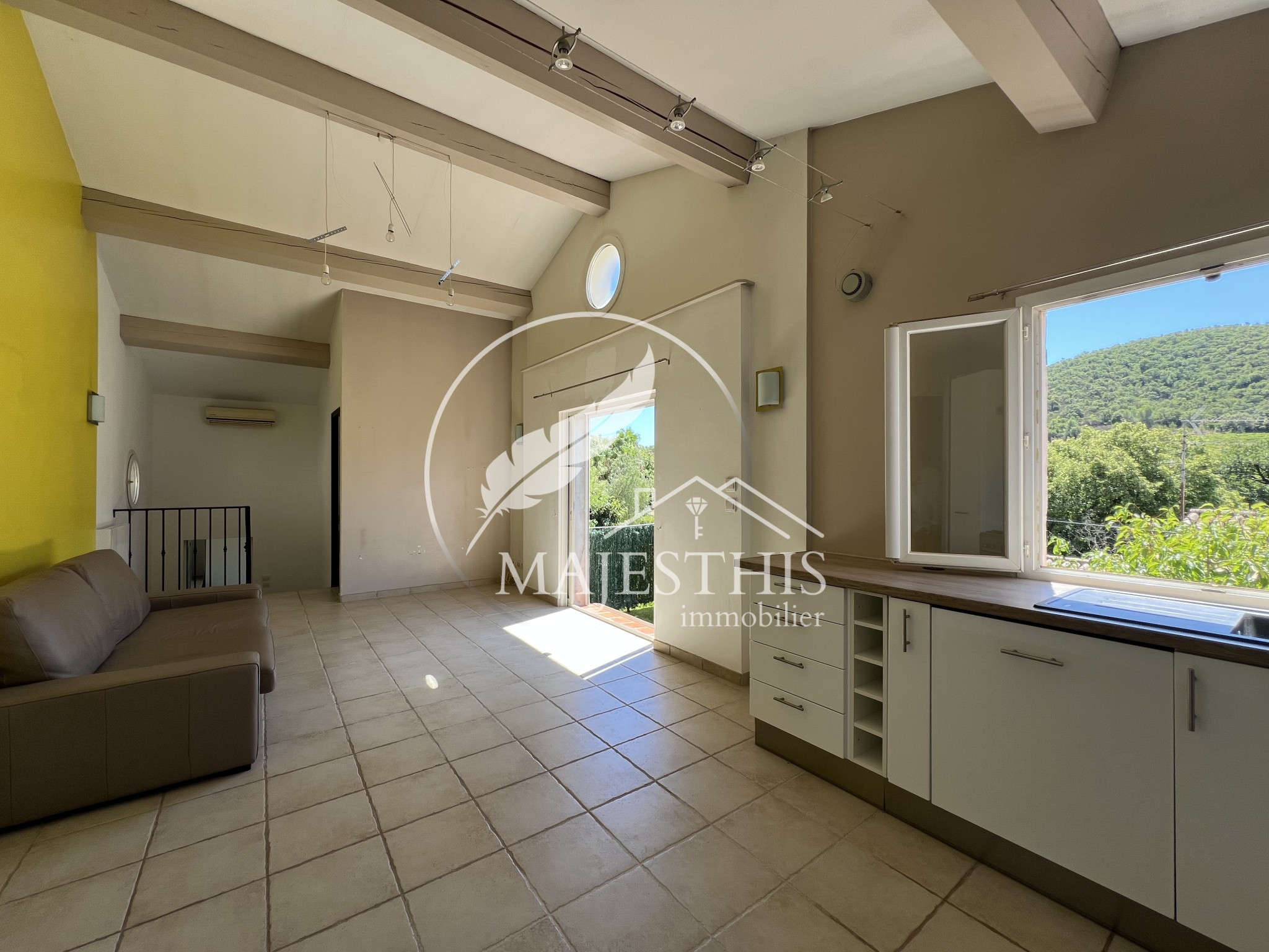 CHARMANTE MAISON INDÉPENDANTE À HYÈRES ! — photo 2