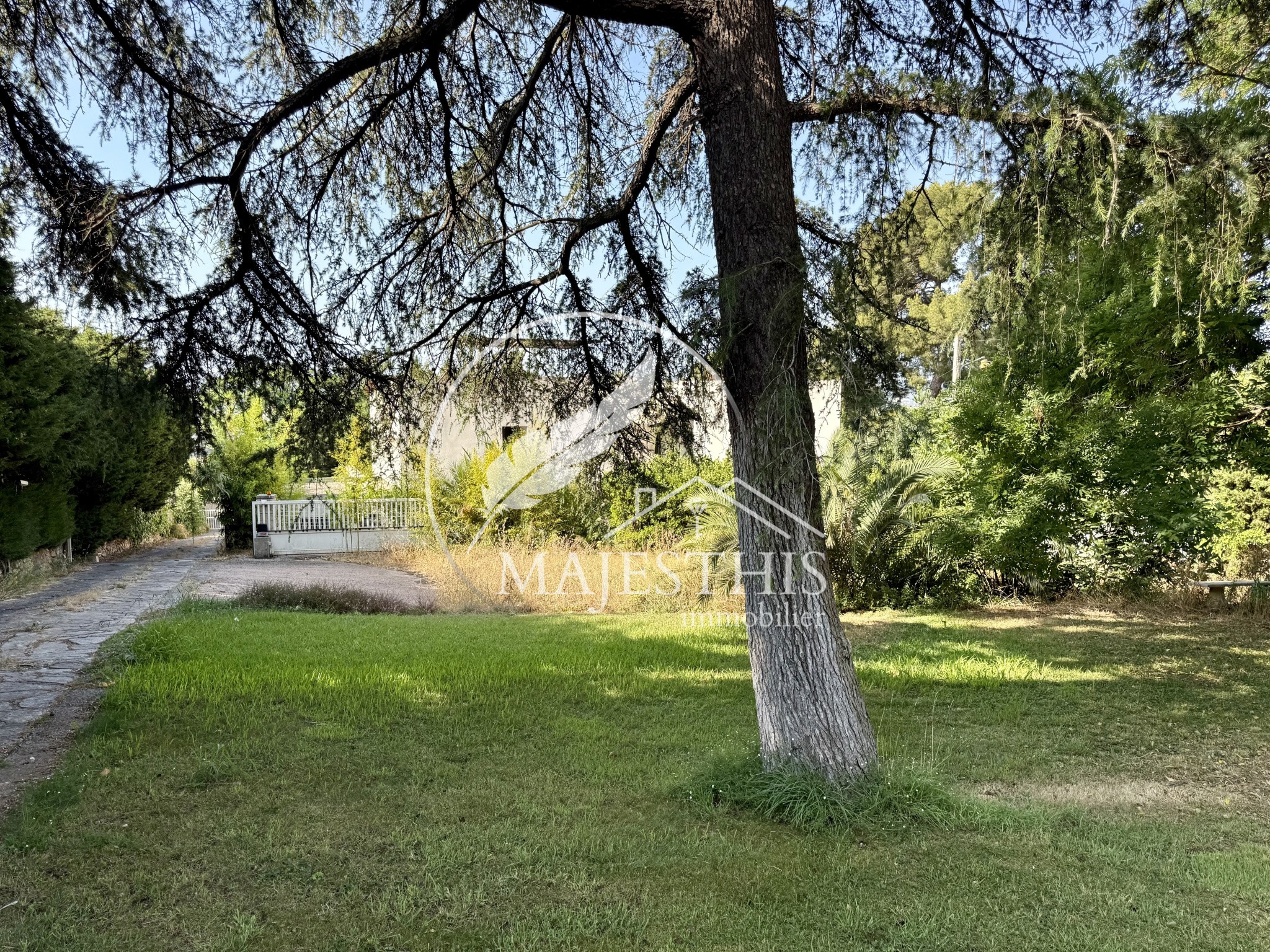 TERRAIN VIABILISE EN BORDURE A BATIR 653M2 A TOULON LA LOUBIERE - SIBLAS — photo 3