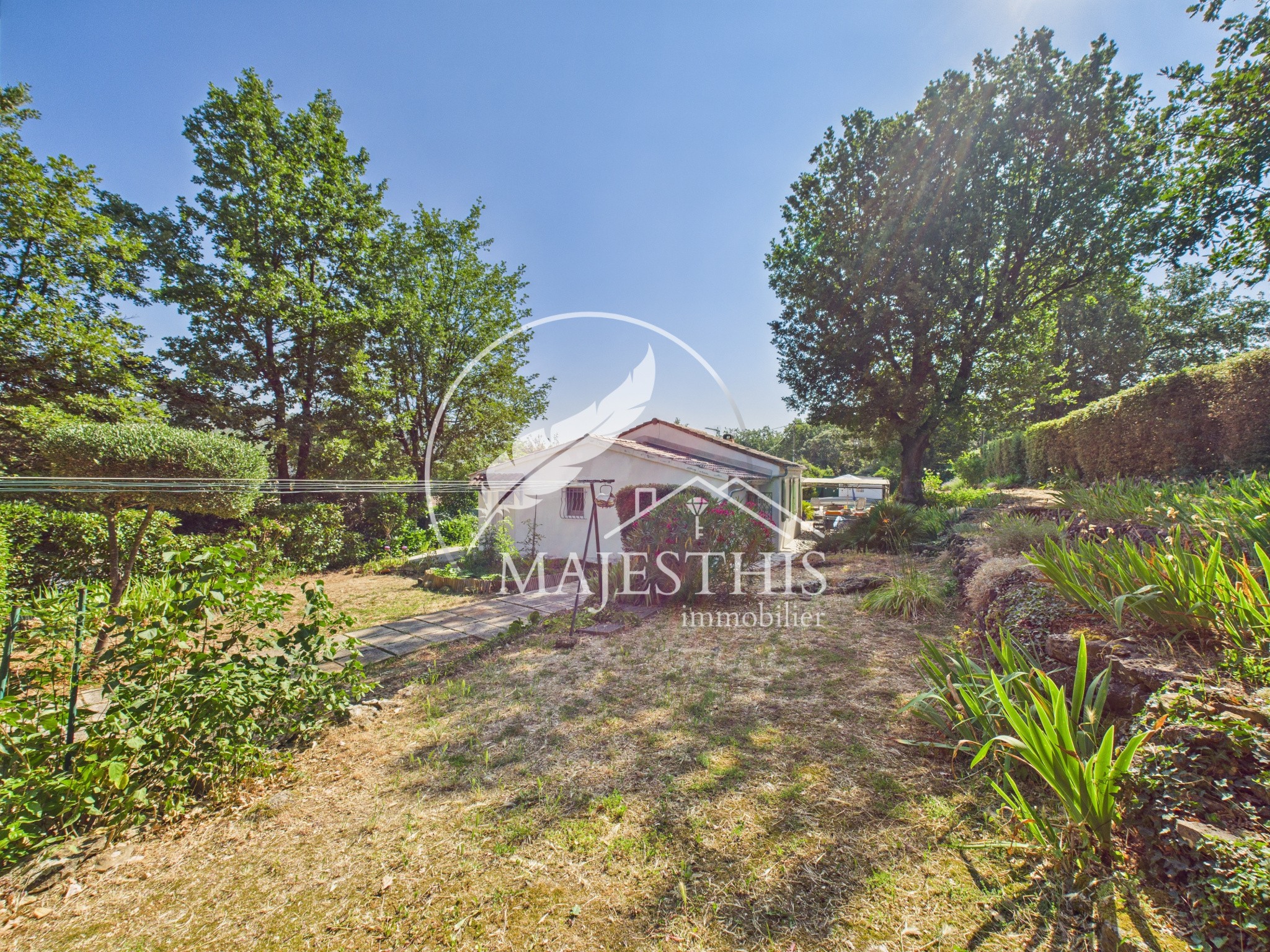 MAISON DE PLAIN-PIED AVEC PISCINE À GARÉOULT ! — photo 4
