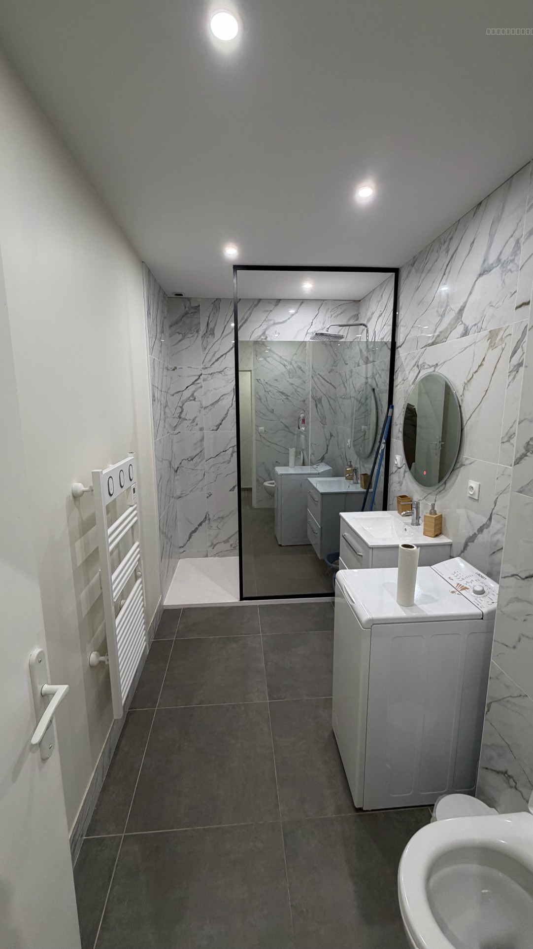 Superbe appartement T2 meublé, entièrement rénové - Nans-les-Pins, centre village — photo 3