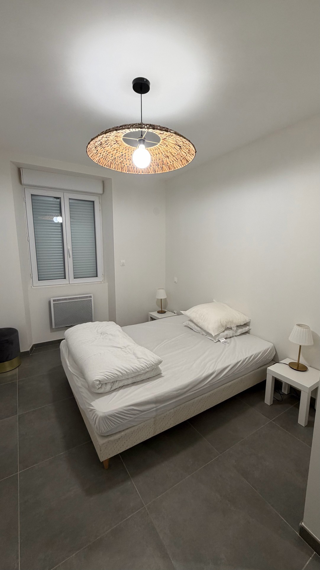 Superbe appartement T2 meublé, entièrement rénové - Nans-les-Pins, centre village — photo 2