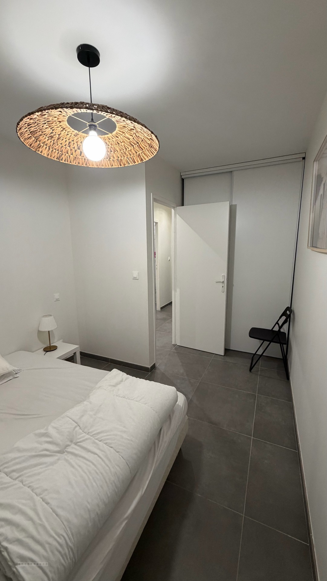 Superbe appartement T2 meublé, entièrement rénové - Nans-les-Pins, centre village — photo 6