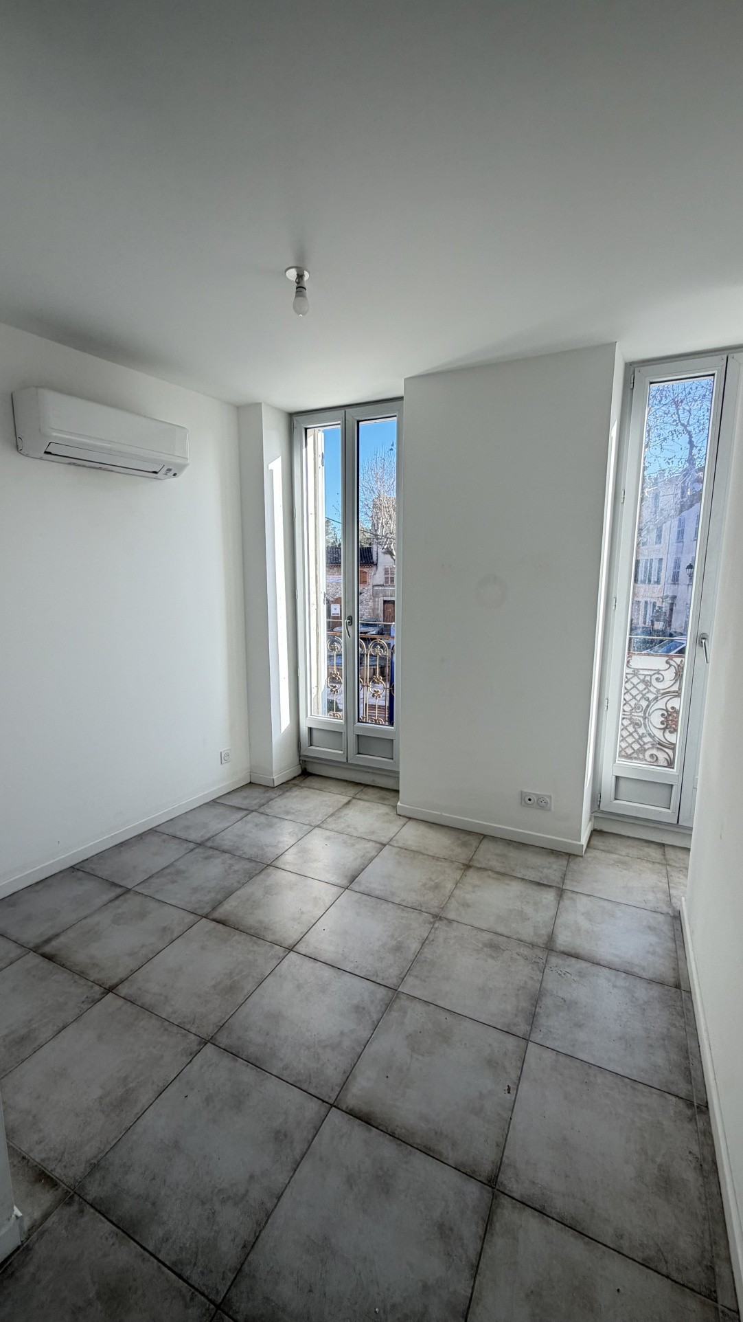 CARCÈS   LOCATION - T3 52,38 m2 — photo 2