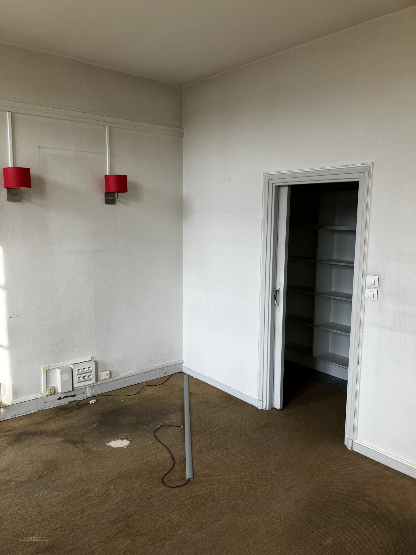 LOCAL PROFESSIONNEL — photo 2