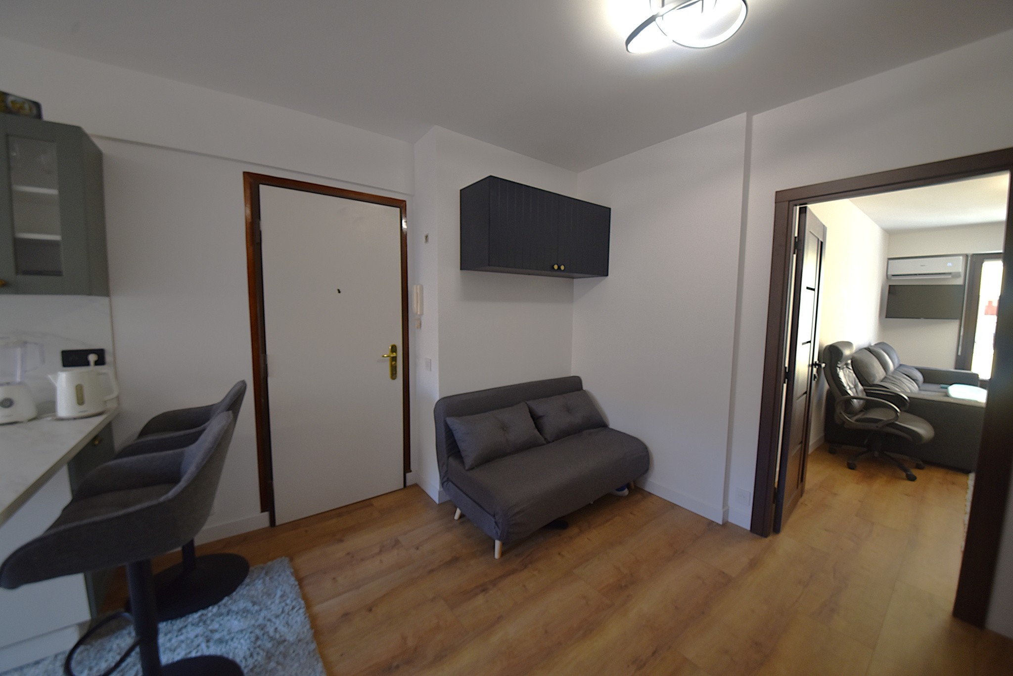 BEAU 2 PIECES TRAVERSANT/BALCONS/RENOVE — photo 3