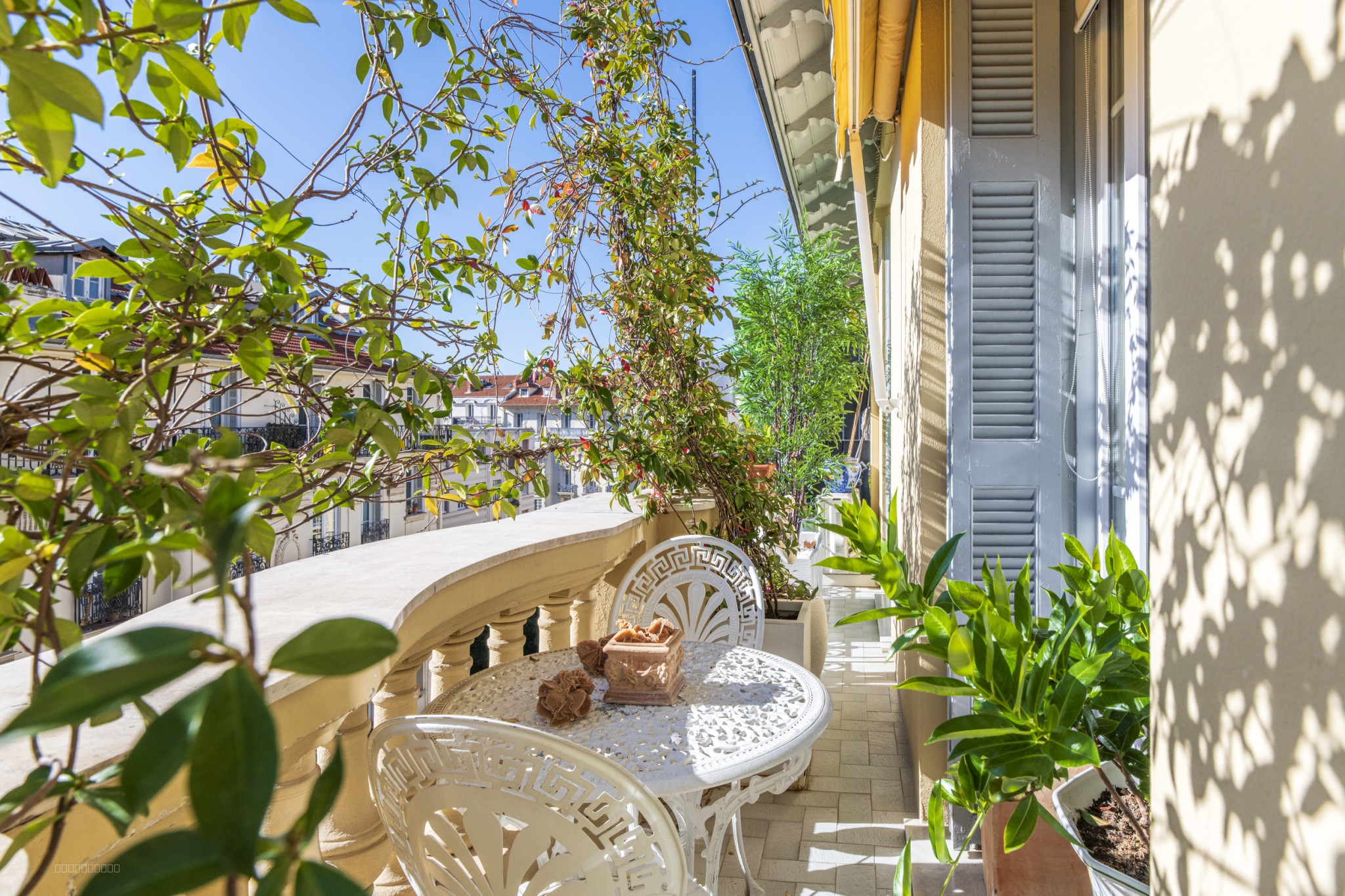 CARRÉ D’OR   DERNIER ÉTAGE   BALCON PLEIN SUD — photo 4