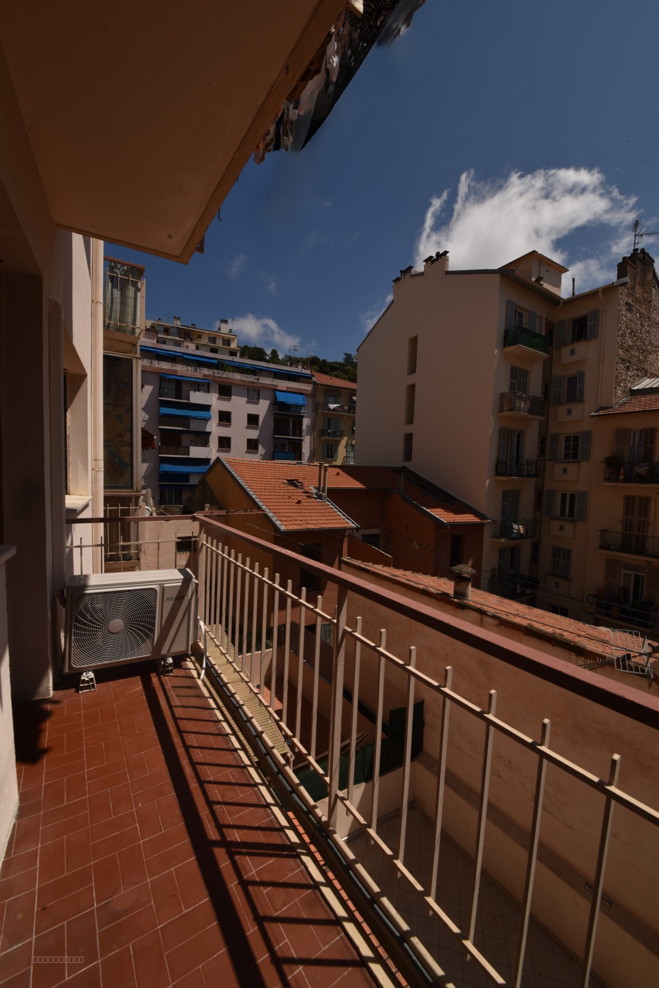 BEAU 2 PIECES TRAVERSANT/BALCONS/RENOVE — photo 6