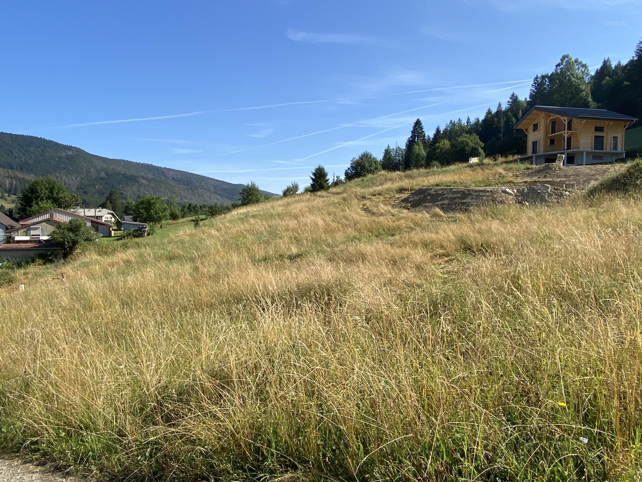 9 parcelles de terrain constructibles et viabilisées à Mijoux de 495 m2 à 736 m2. — photo 1