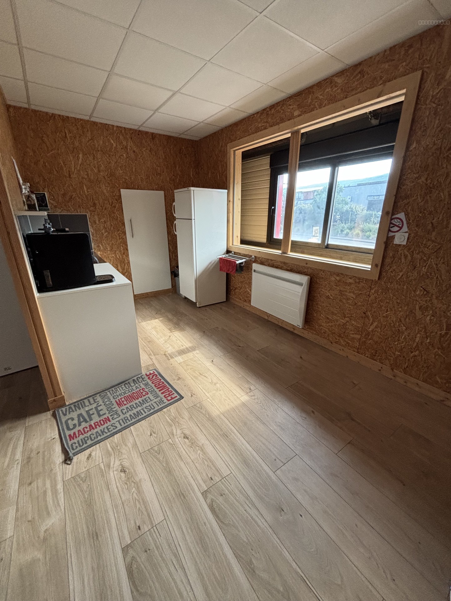bâtiment commercial et industriel composé de 3 cellules et un appartement à Valserhône — photo 11