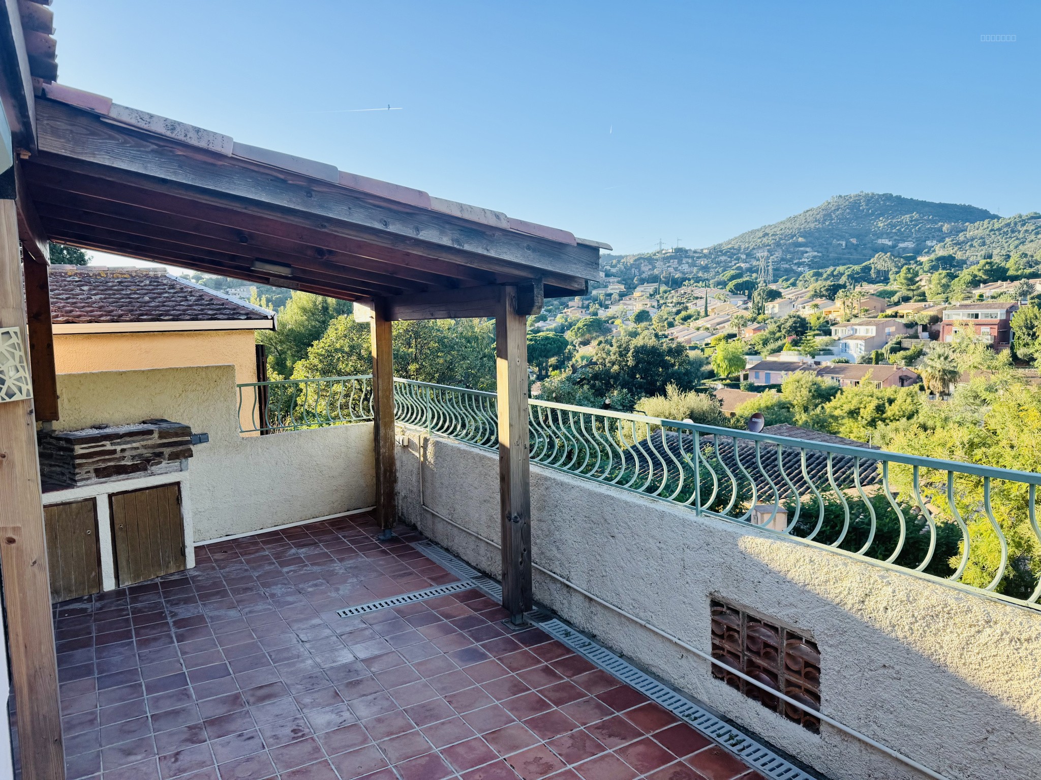 Bormes les Mimosas-Elégante maison avec vue panoramique et piscine dans un domaine privé — photo 11