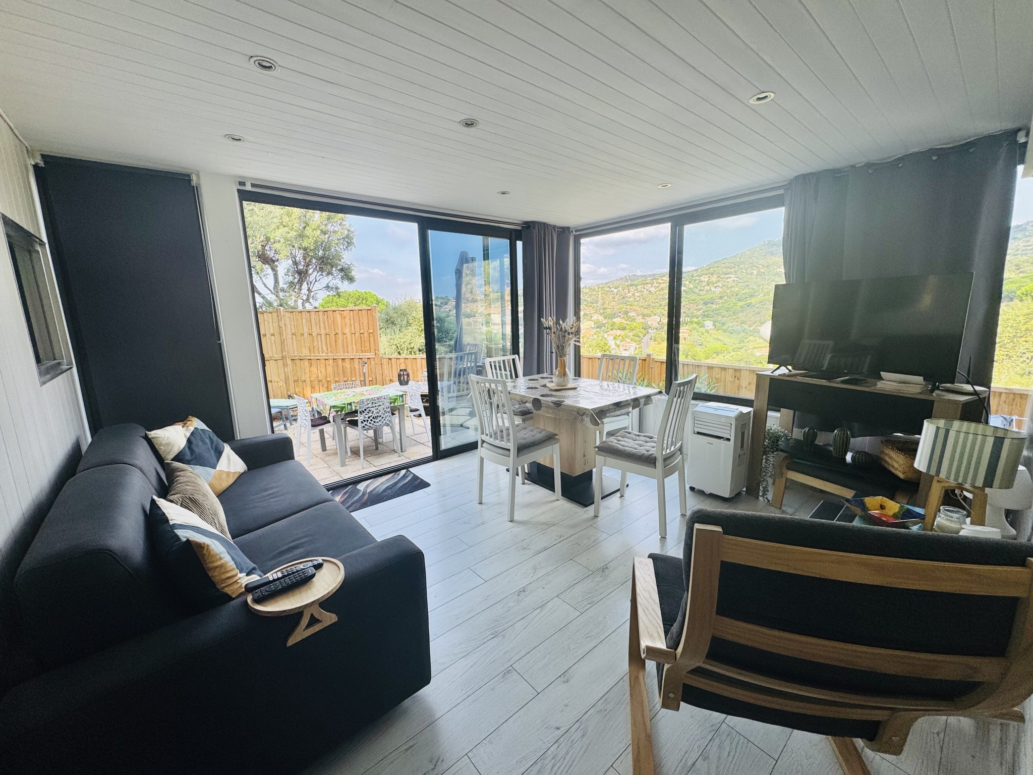 Charme et tranquillité   Jolie maison avec vue sur les collines — photo 7