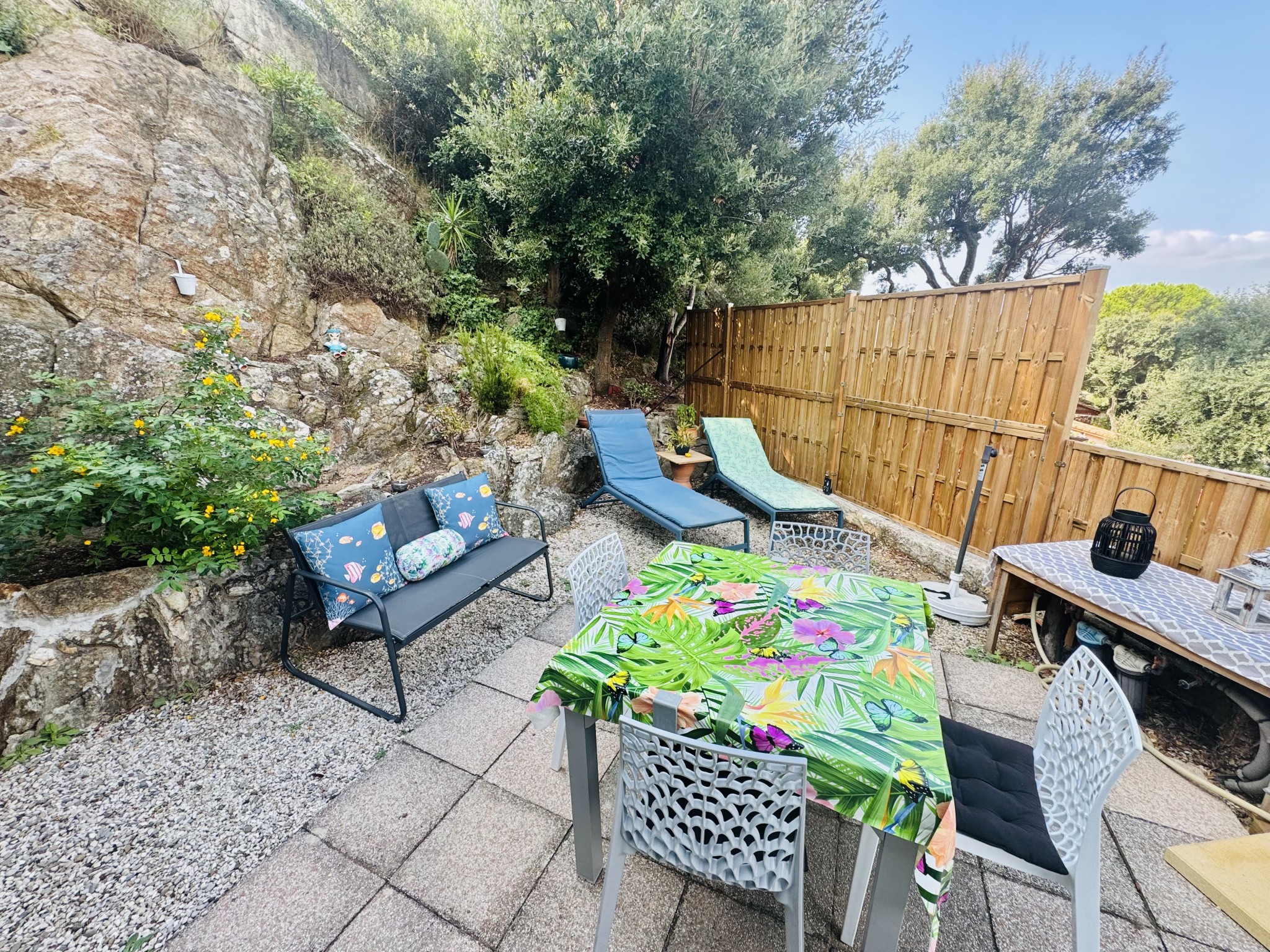 Charme et tranquillité   Jolie maison avec vue sur les collines — photo 8