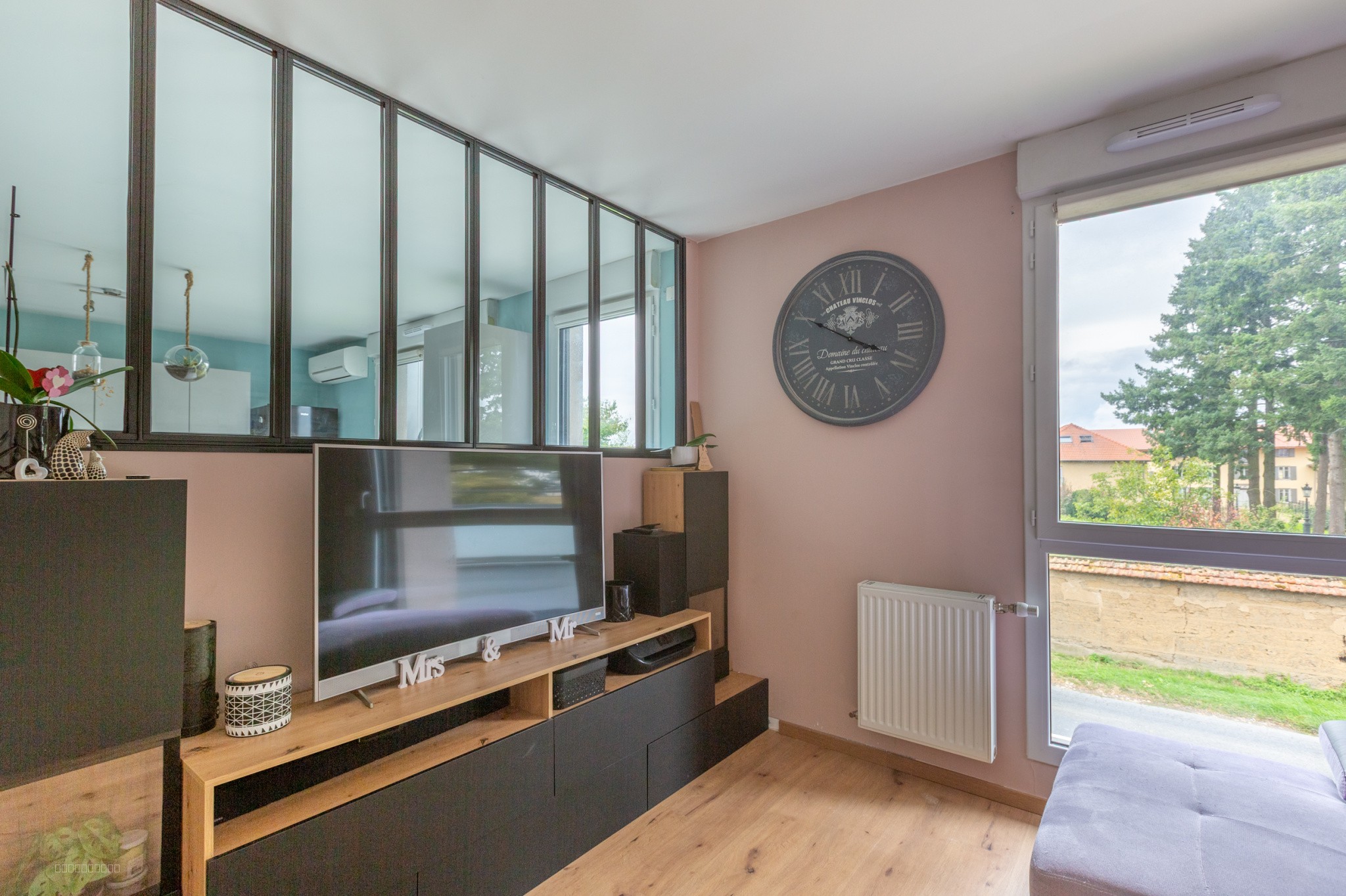 Appartement T5 récent avec terrasse et garage - Civrieux Centre — photo 4