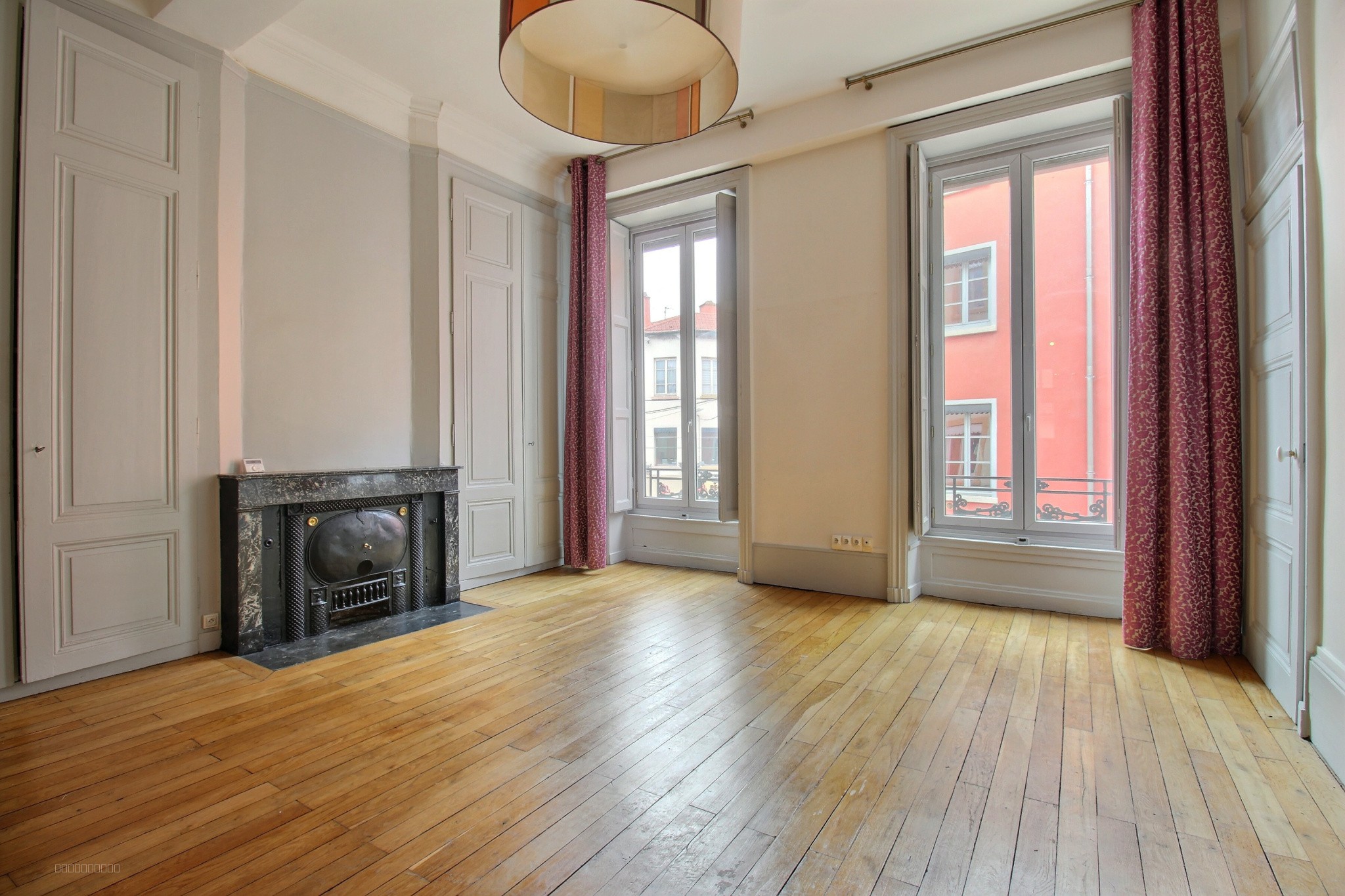 Grand appartement T2 bis de charme au cœur du quartier Valmy — photo 2