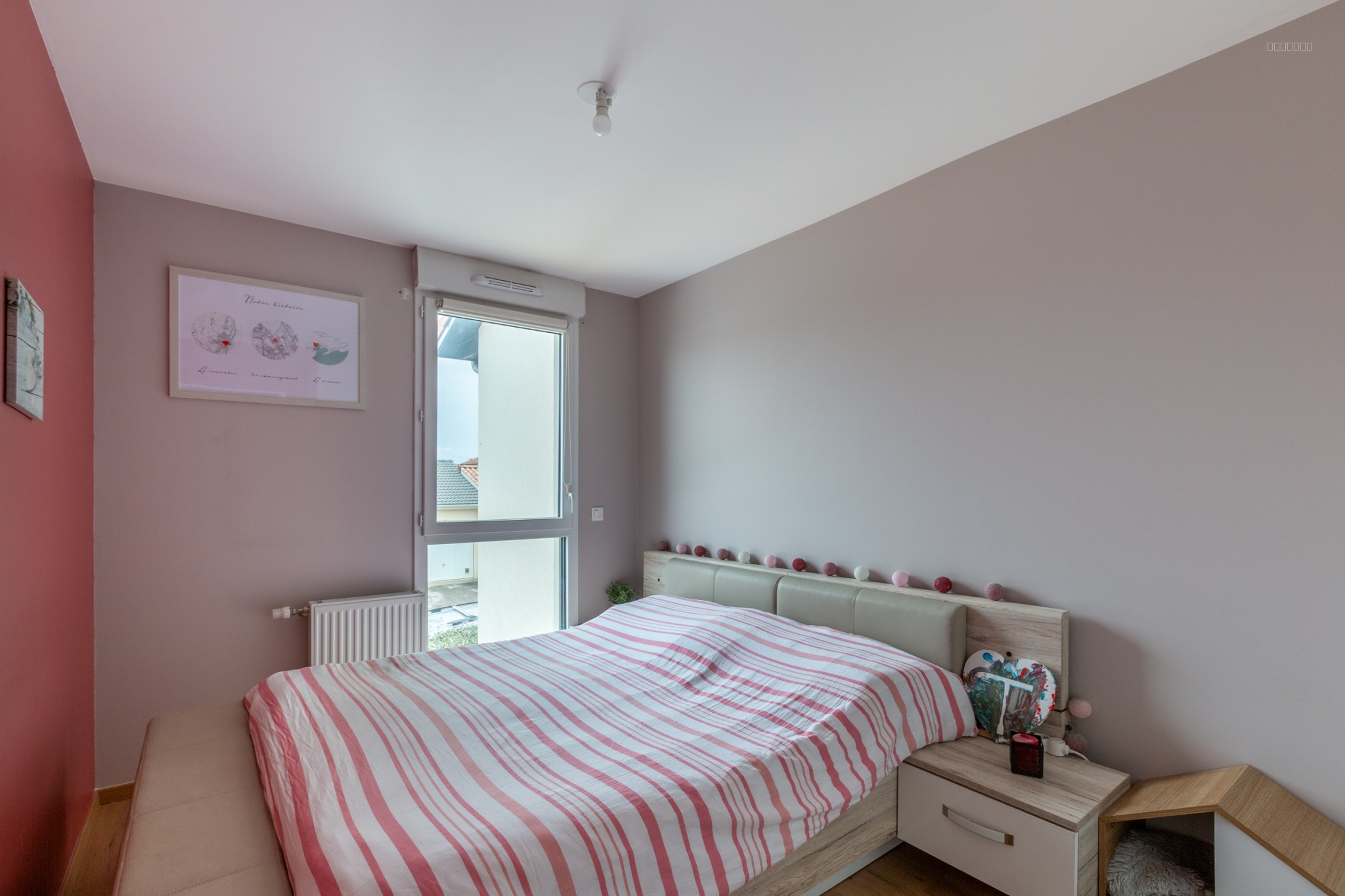 Appartement T5 récent avec terrasse et garage - Civrieux Centre — photo 9