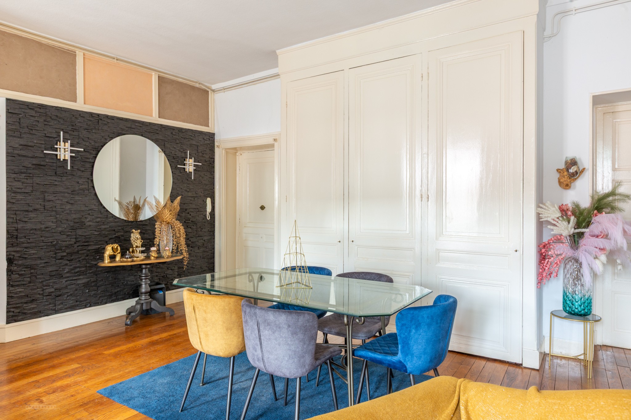 Lumineux T4 de 136 m2 avec stationnement cave et grenier — photo 6